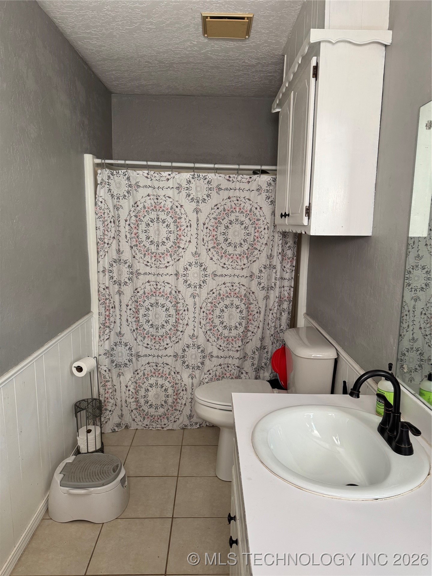 619 E South Boundary Street Property Photo 20