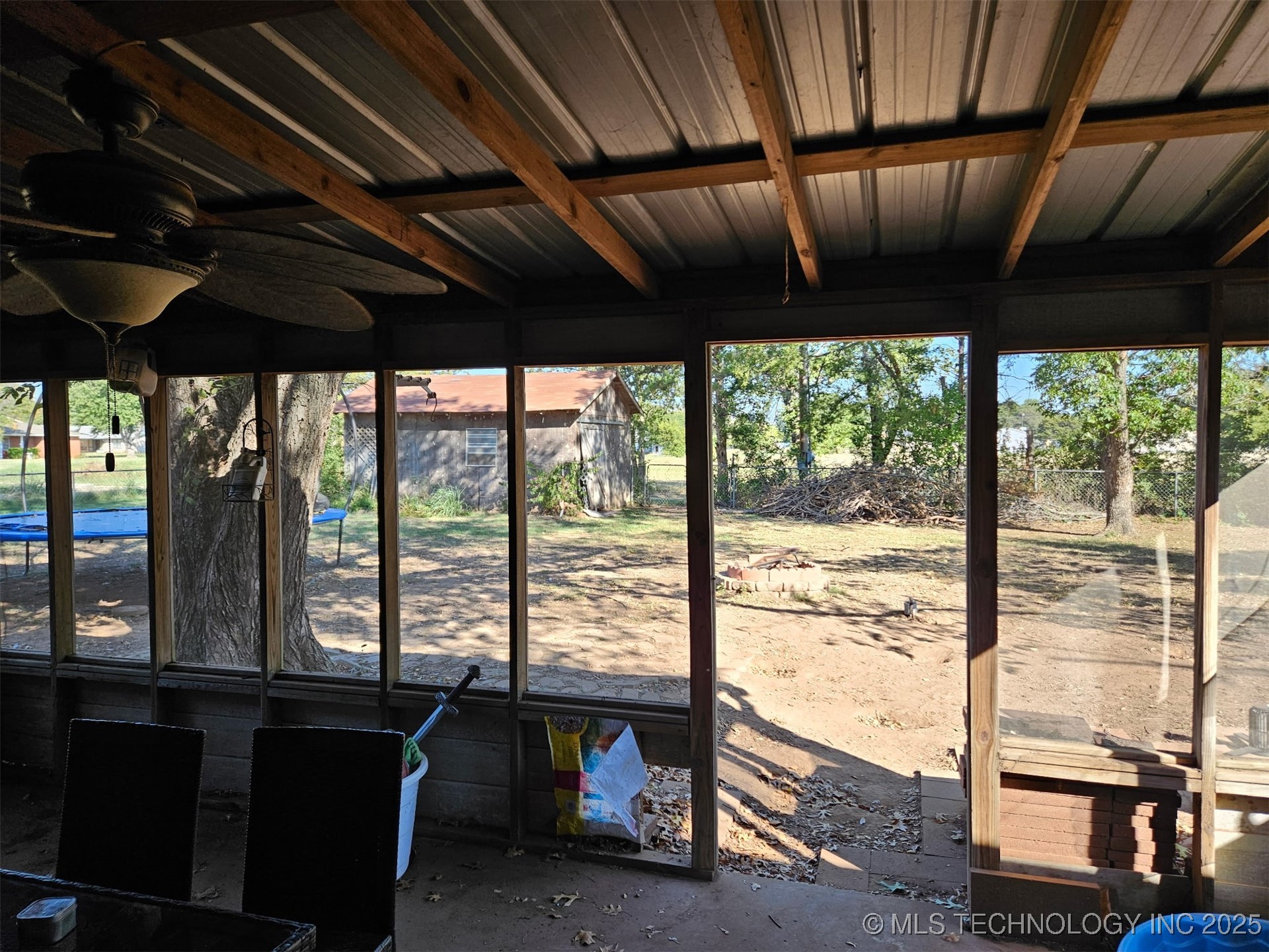 619 E South Boundary Street Property Photo 27