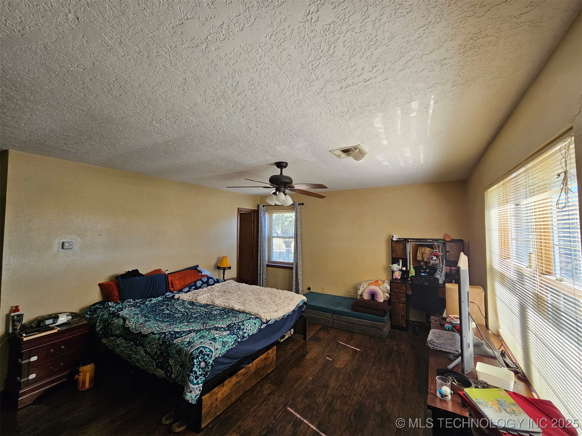 619 E South Boundary Street Property Photo 30