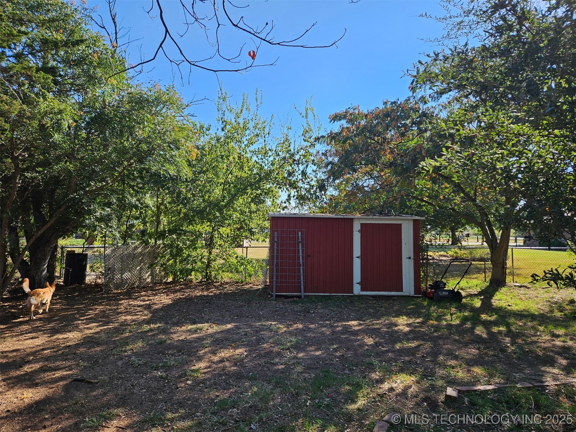 619 E South Boundary Street Property Photo 31