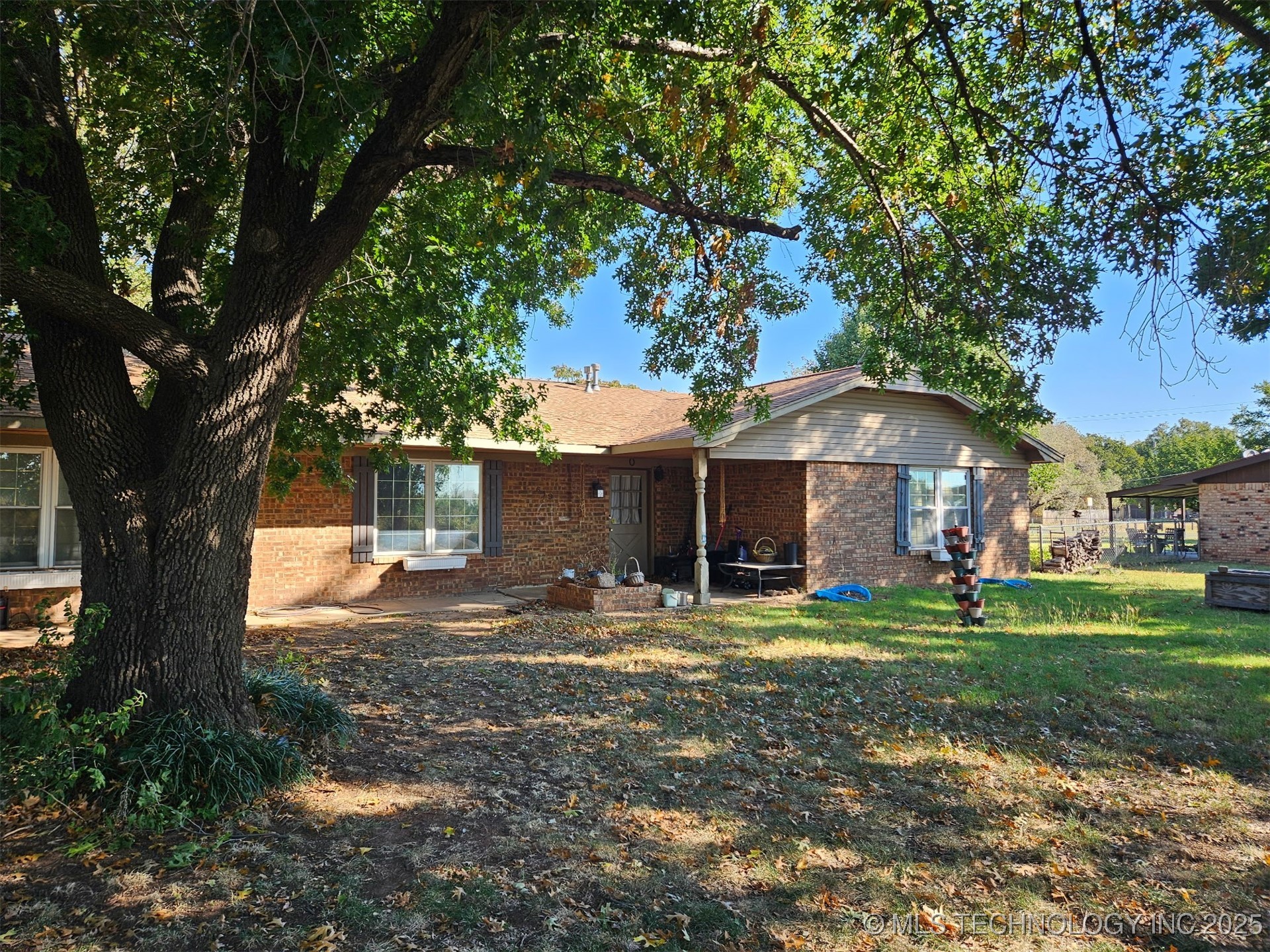 619 E South Boundary Street Property Photo 32