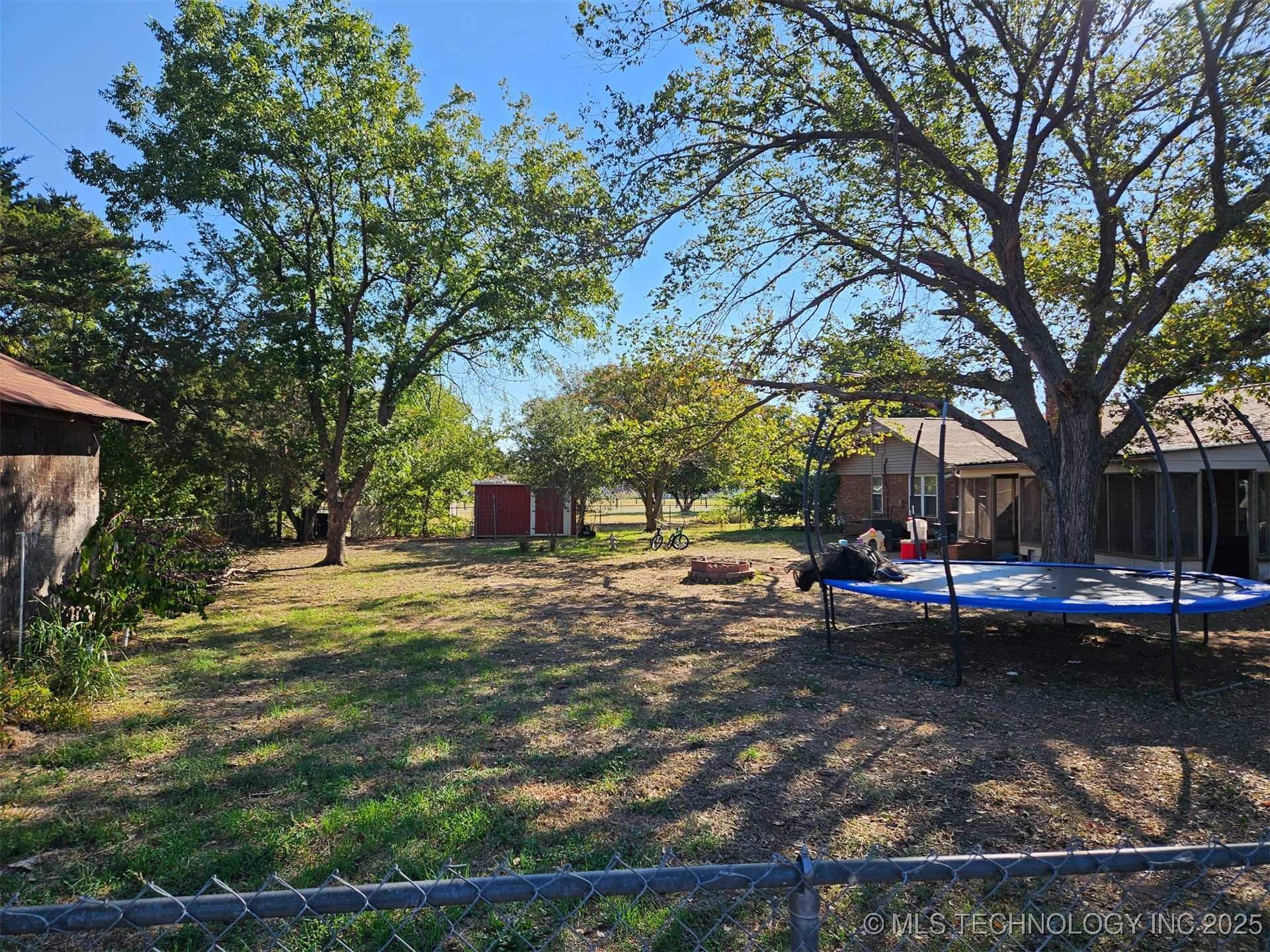 619 E South Boundary Street Property Photo 34
