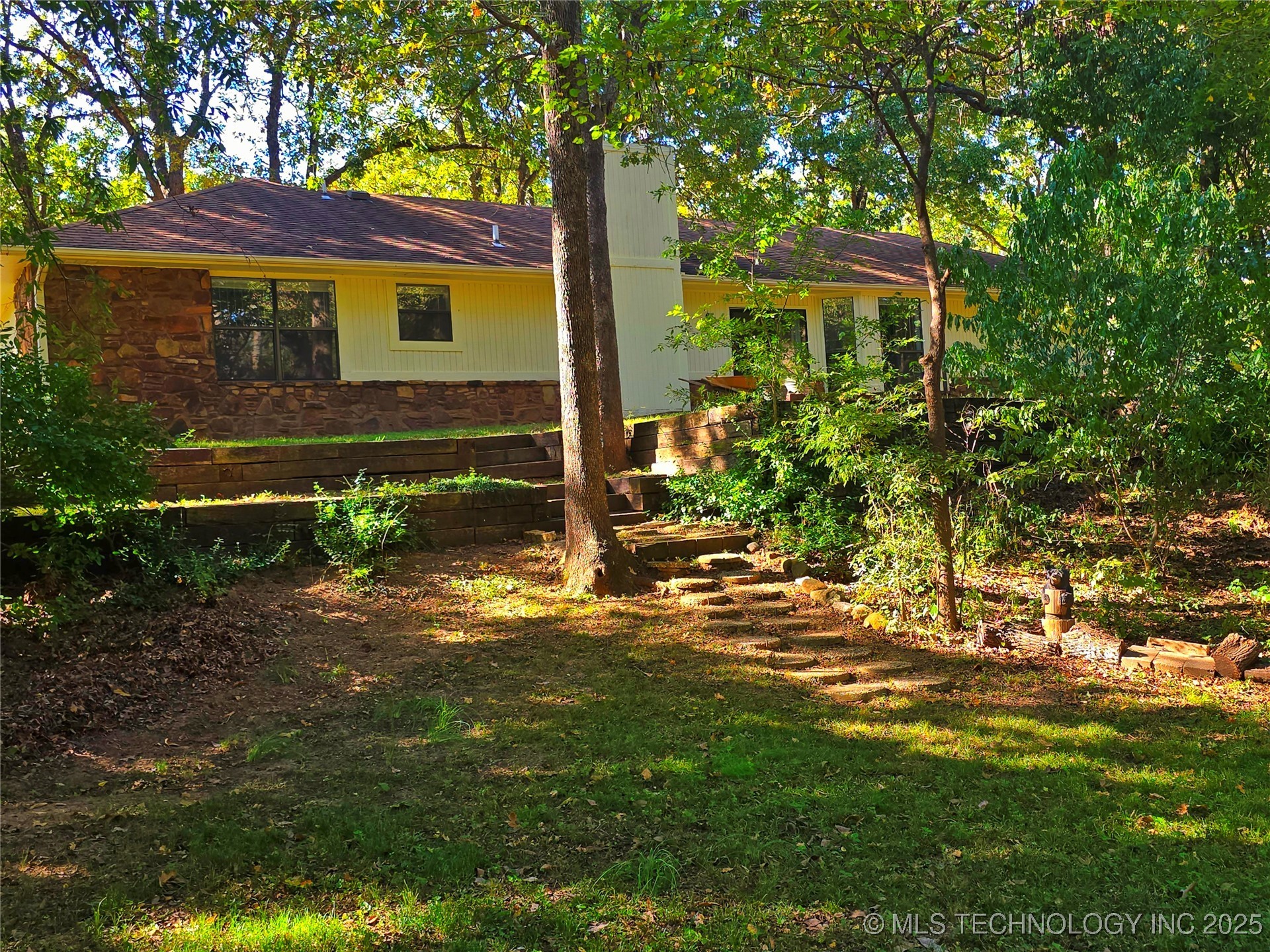 2542939 Property Photo 2