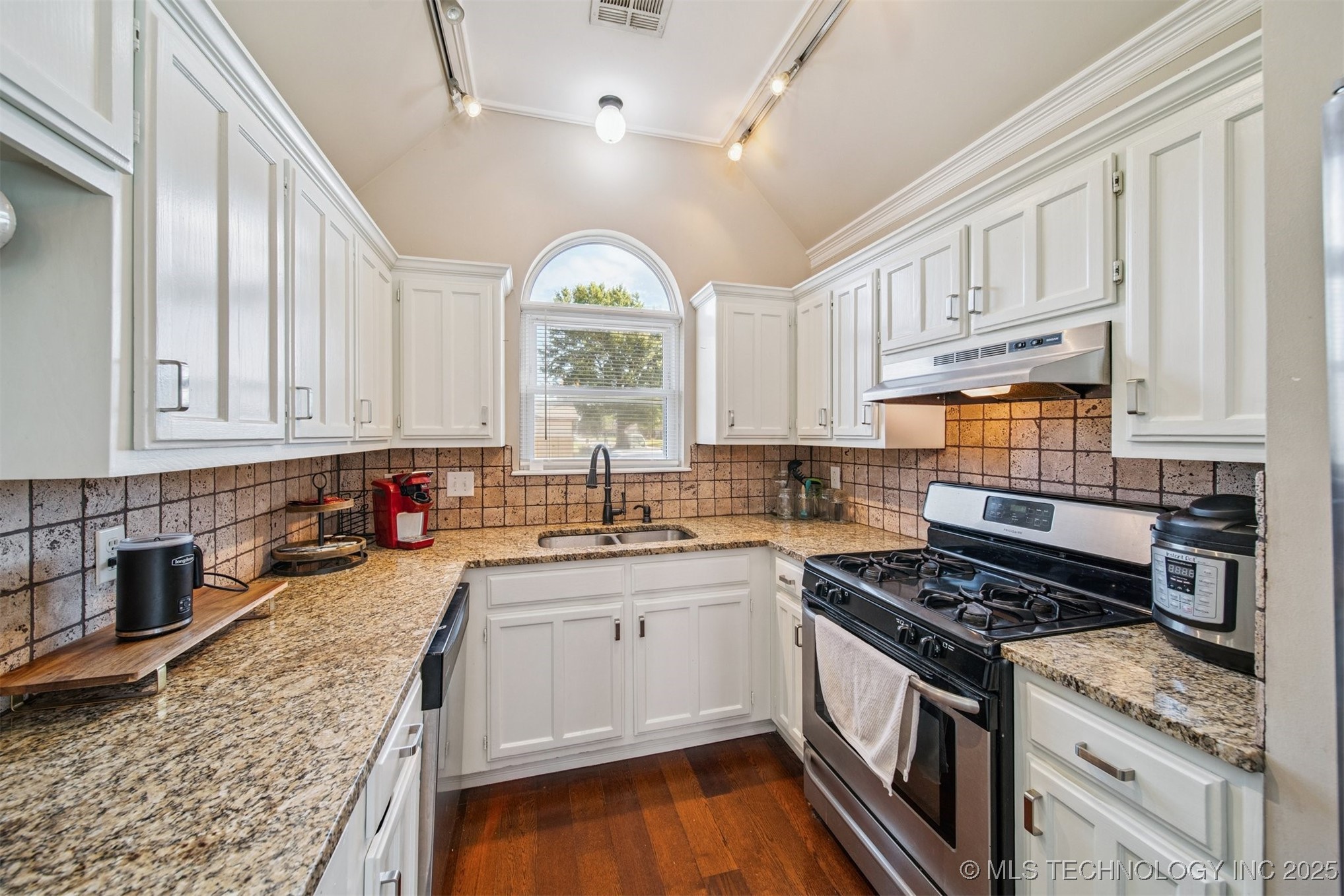 3622 S 198th East Avenue Property Photo 8