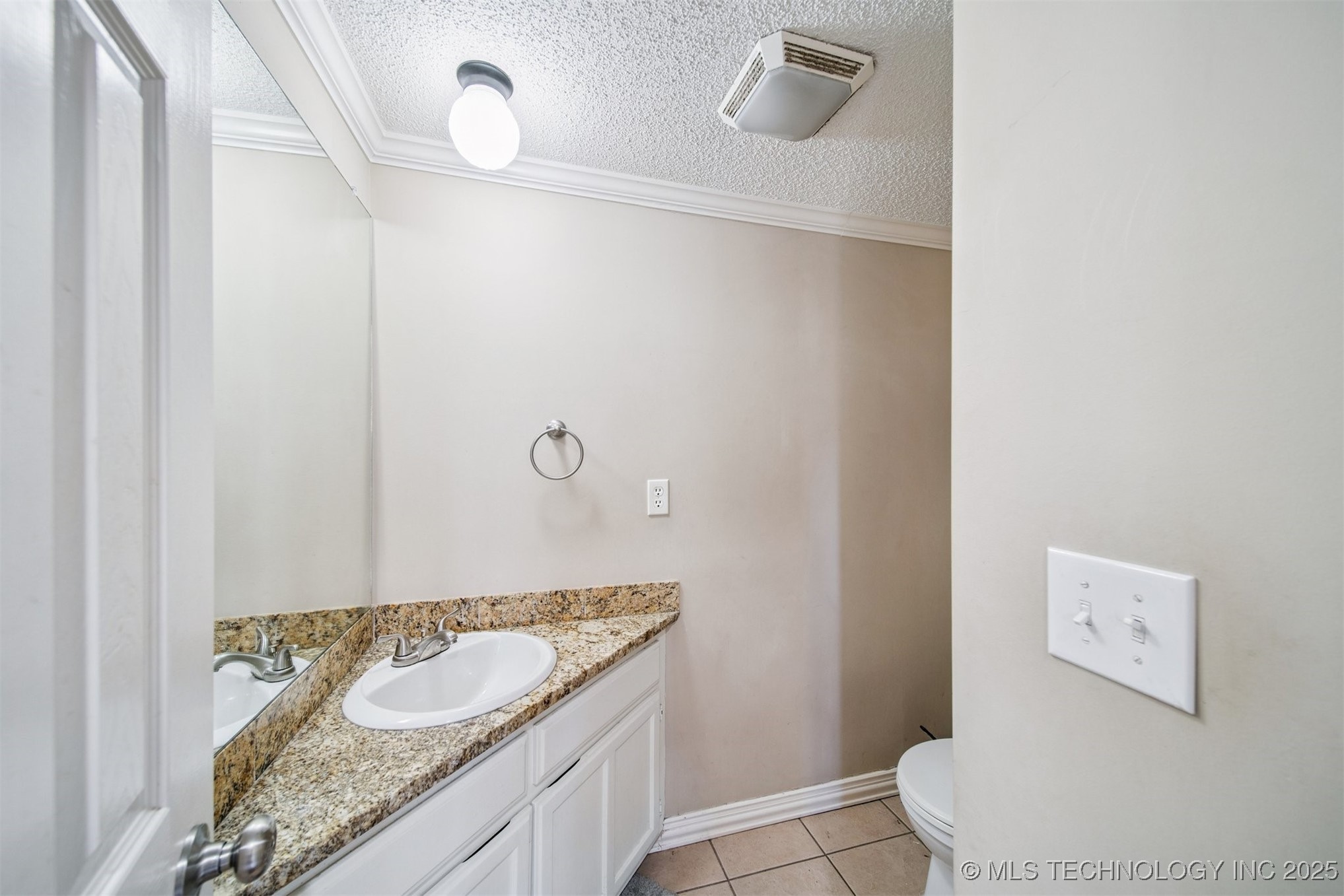 3622 S 198th East Avenue Property Photo 14