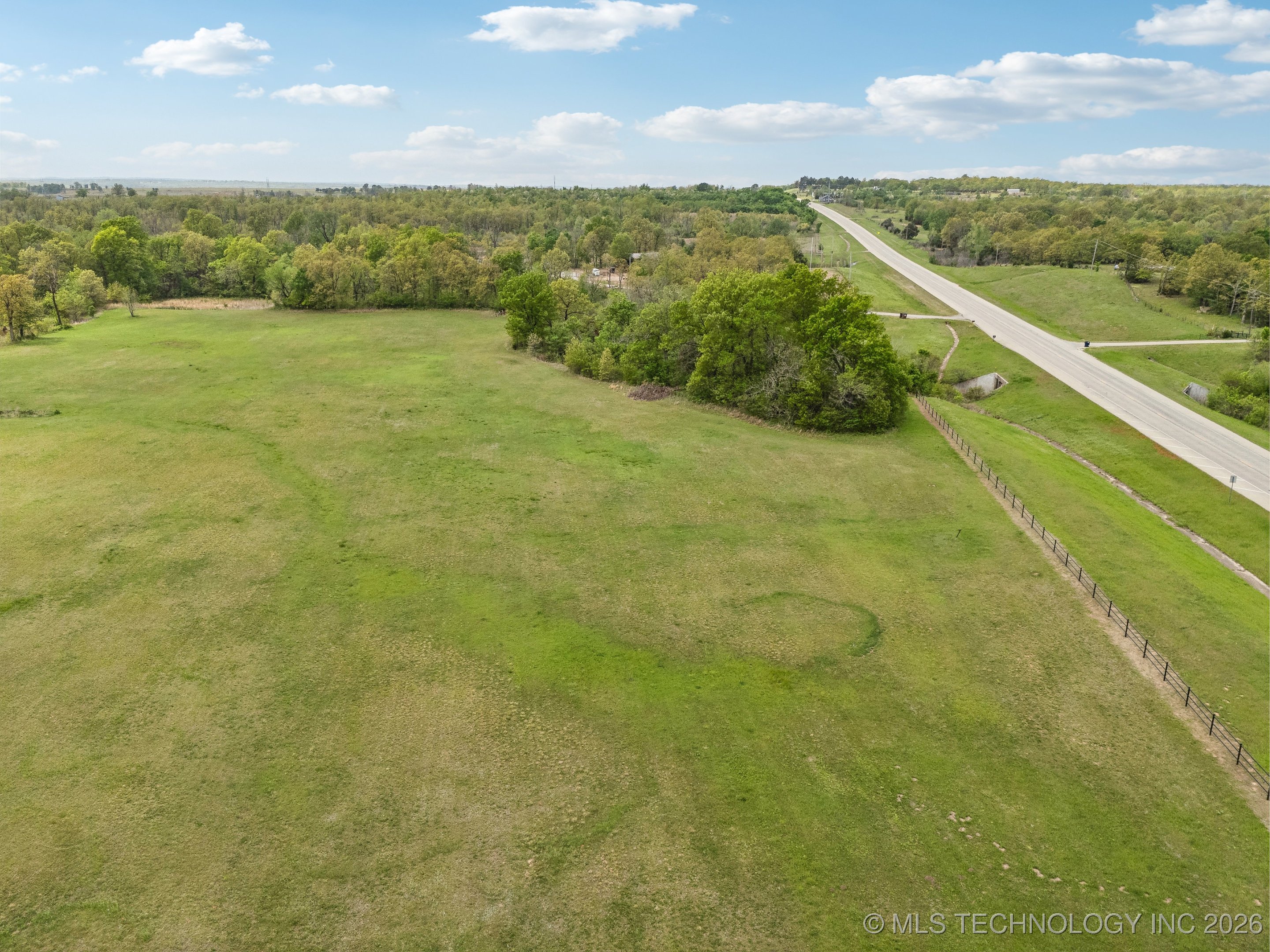 35820 W Hwy 33 Property Photo 5