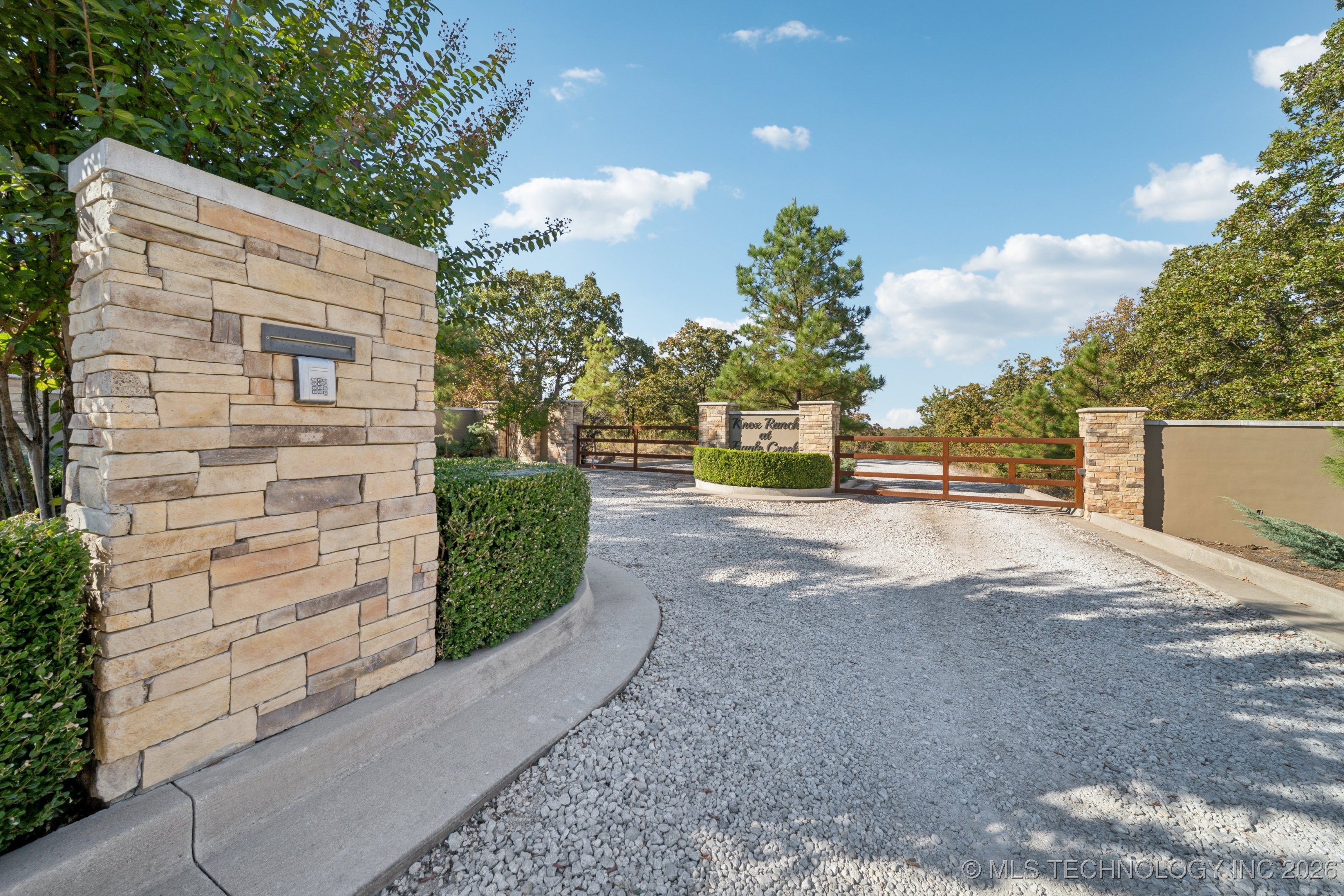 11319 Mary Knox Drive Property Photo 2