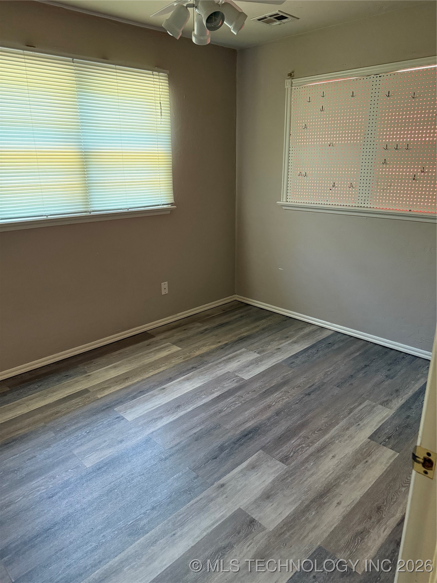 2924 N Vermont Property Photo 9