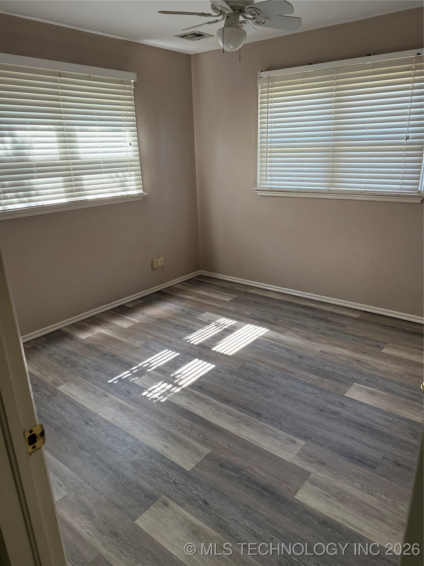 2924 N Vermont Property Photo 10