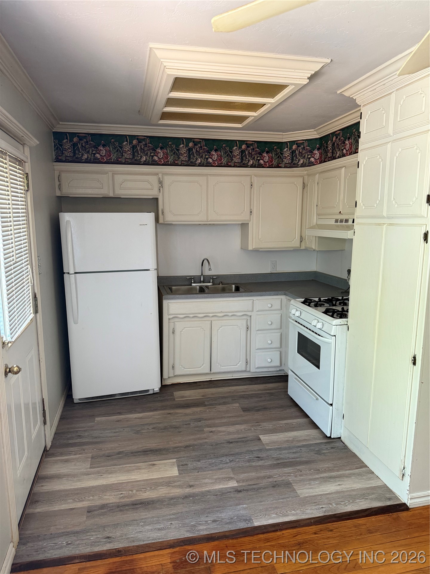 2924 N Vermont Property Photo 16