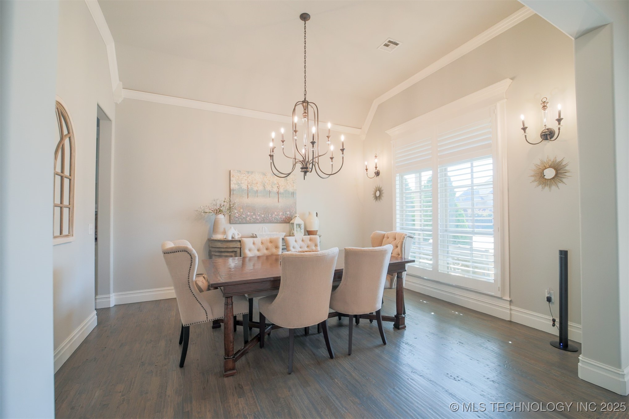 5716 W Austin Street Property Photo 6