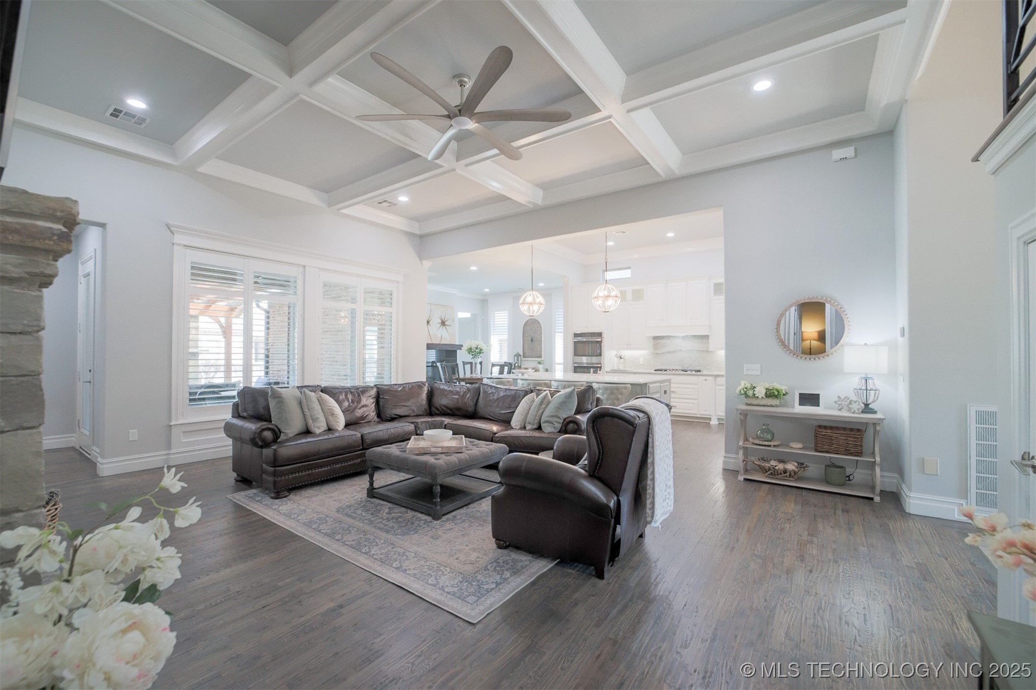 5716 W Austin Street Property Photo 8