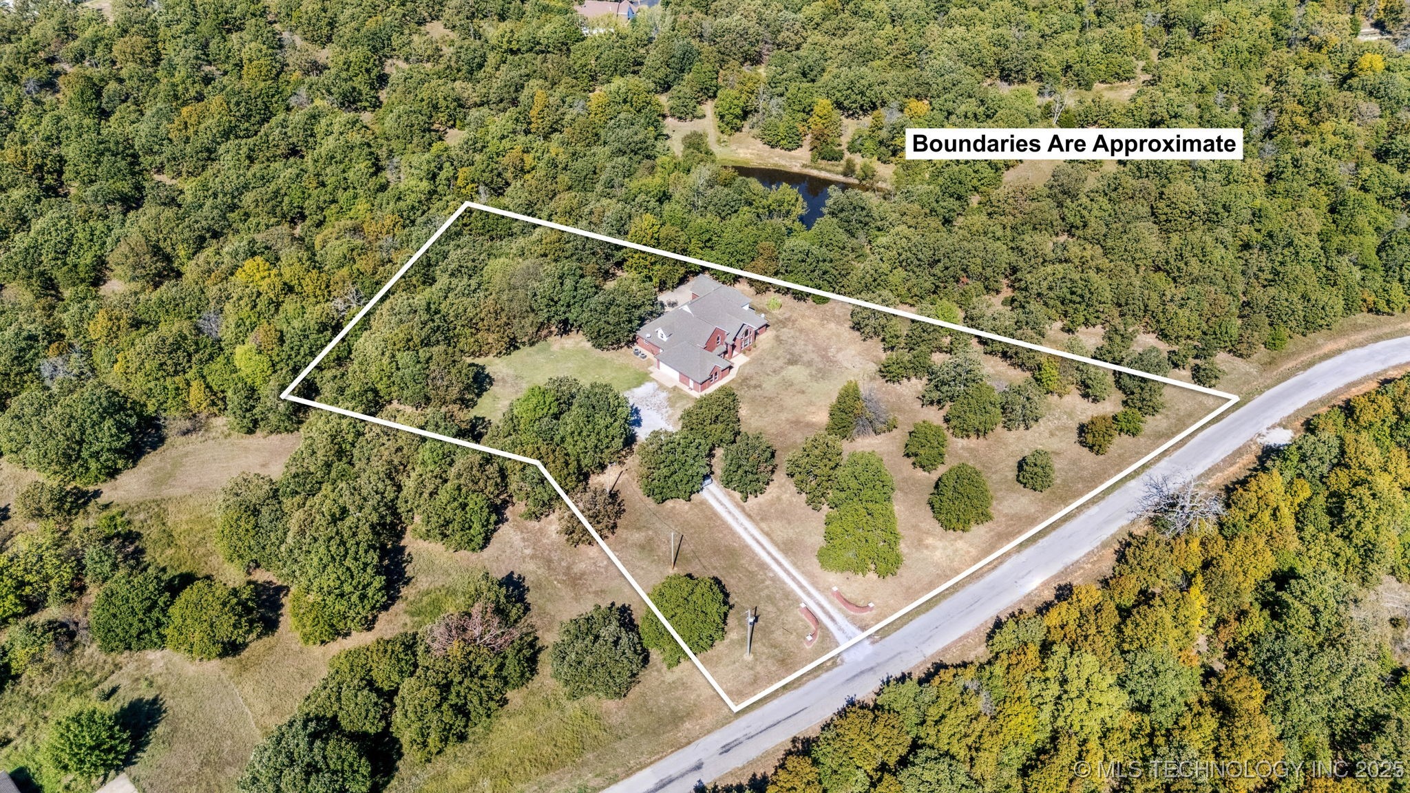 16615 Richardson Road Property Photo 2