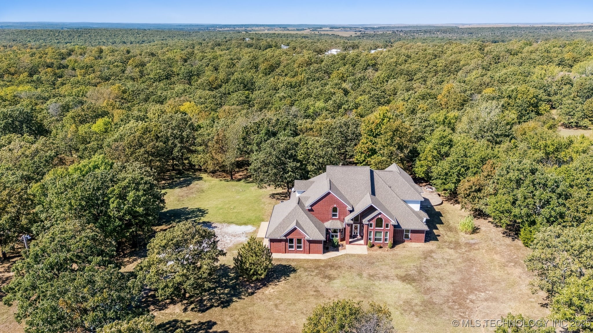 16615 Richardson Road Property Photo 3