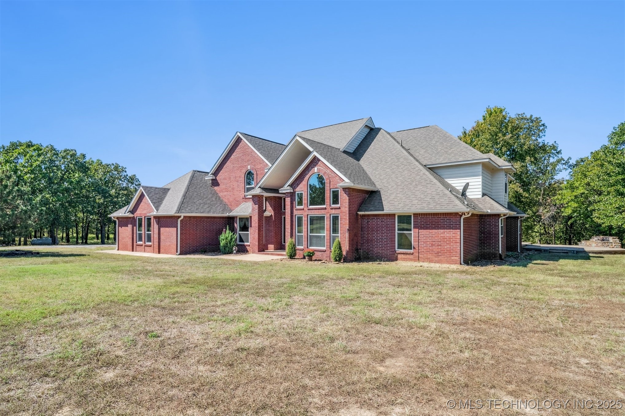 16615 Richardson Road Property Photo 4