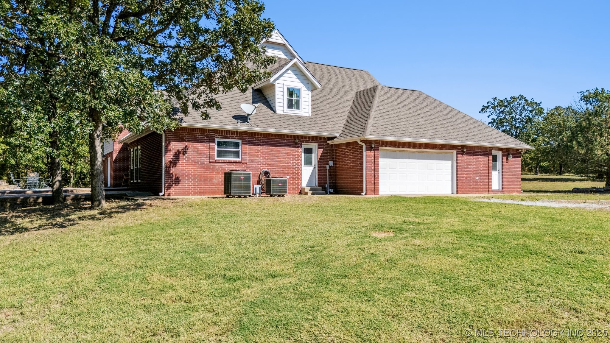 16615 Richardson Road Property Photo 5