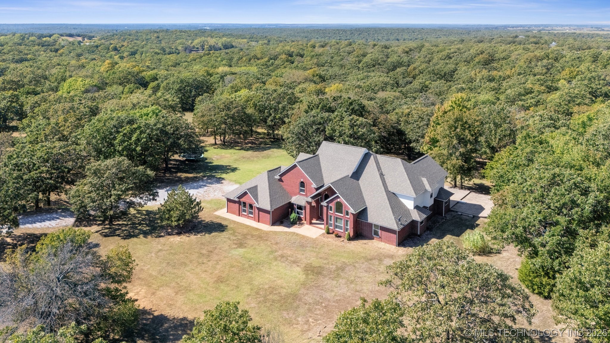 16615 Richardson Road Property Photo 7