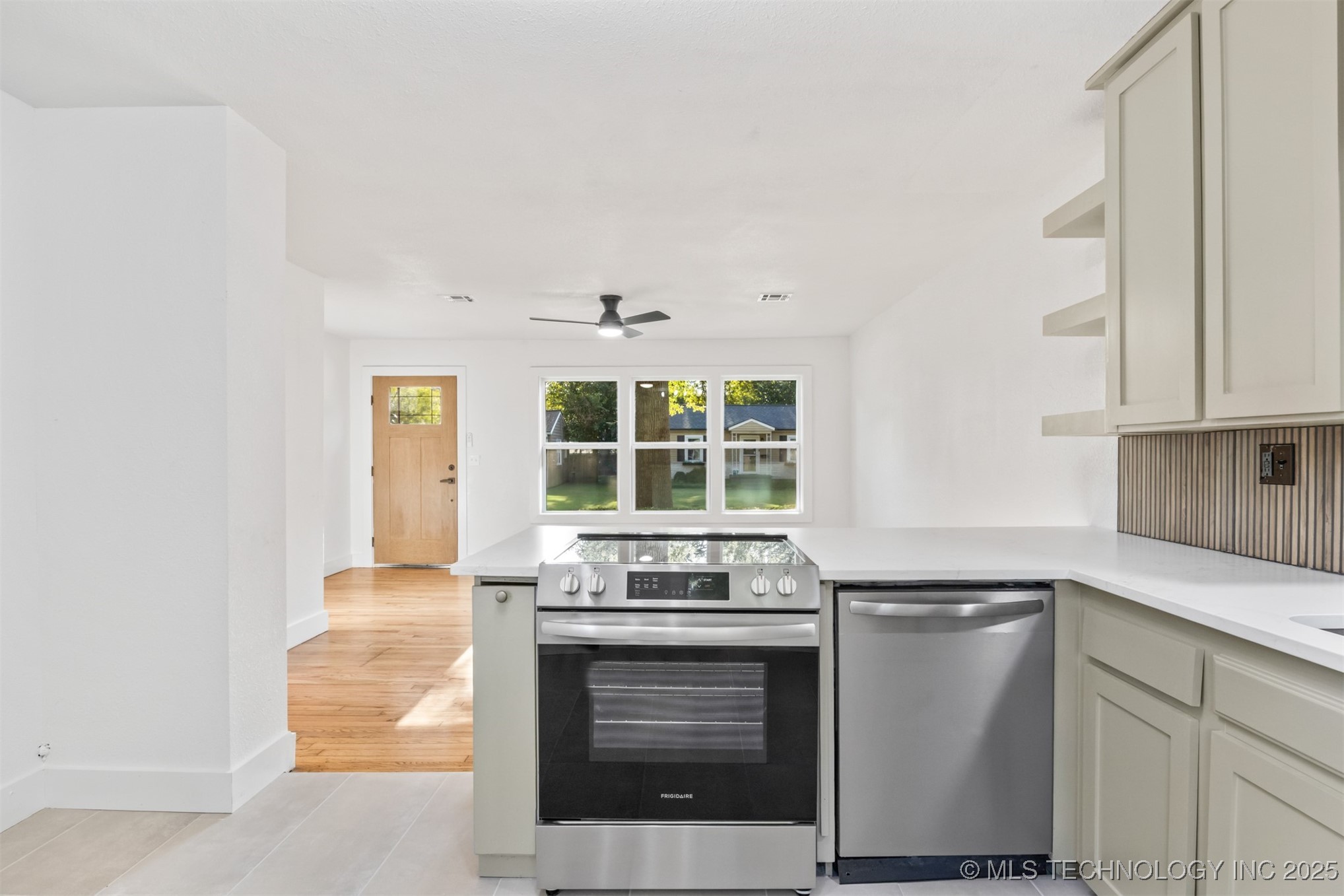 4361 S St Louis Avenue Property Photo 7