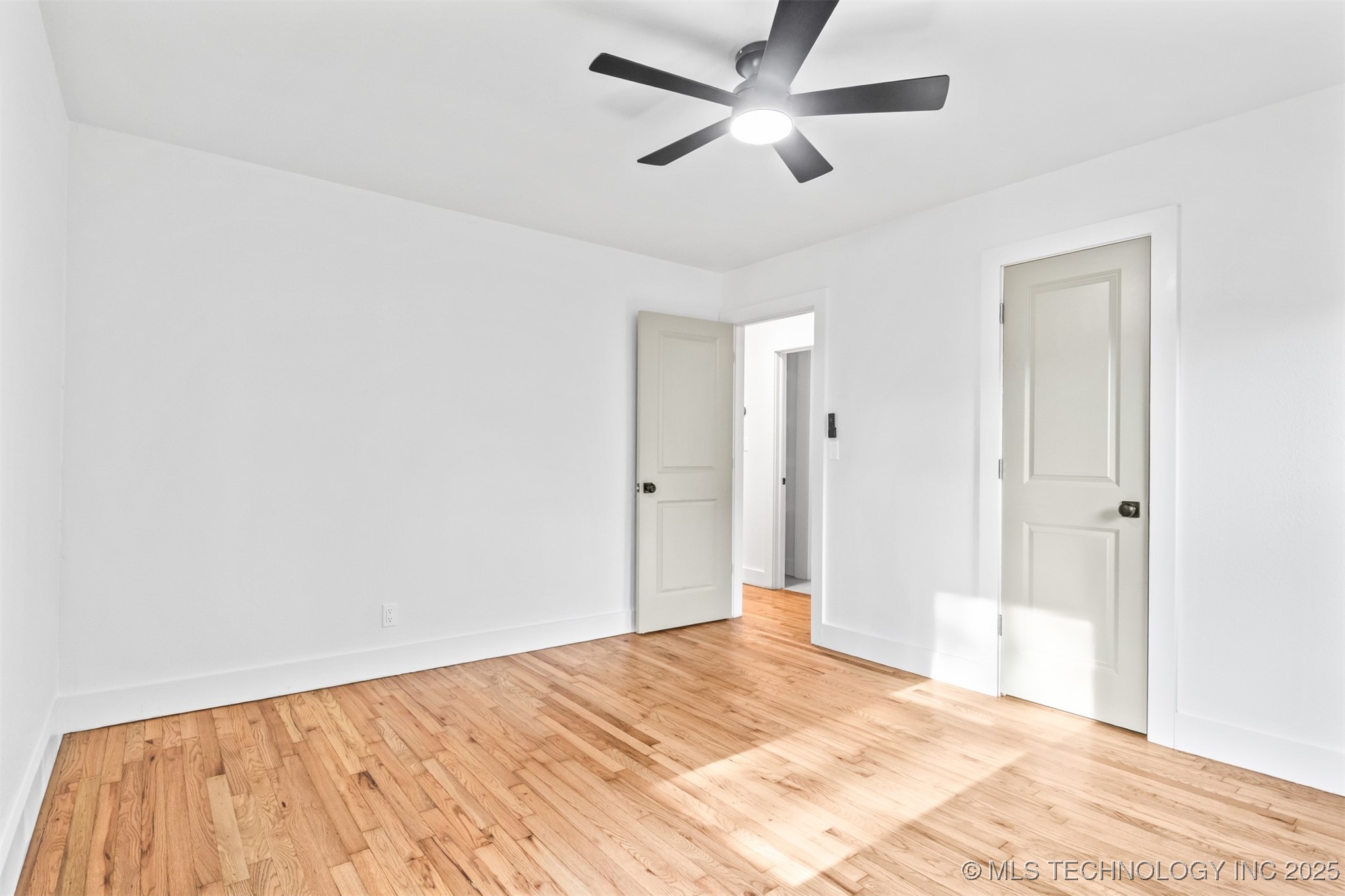 4361 S St Louis Avenue Property Photo 14