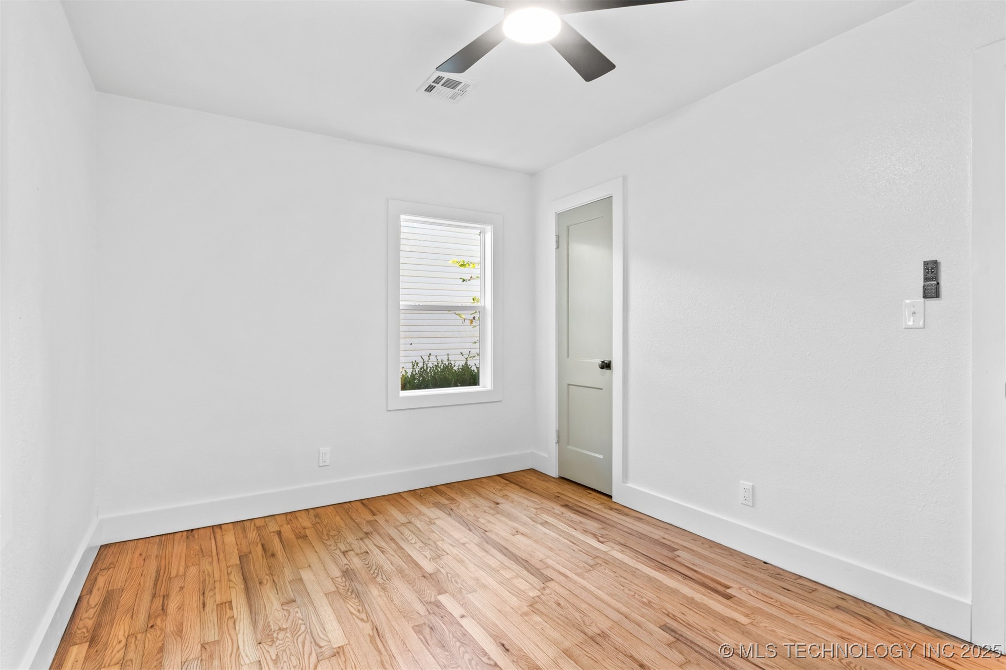 4361 S St Louis Avenue Property Photo 16