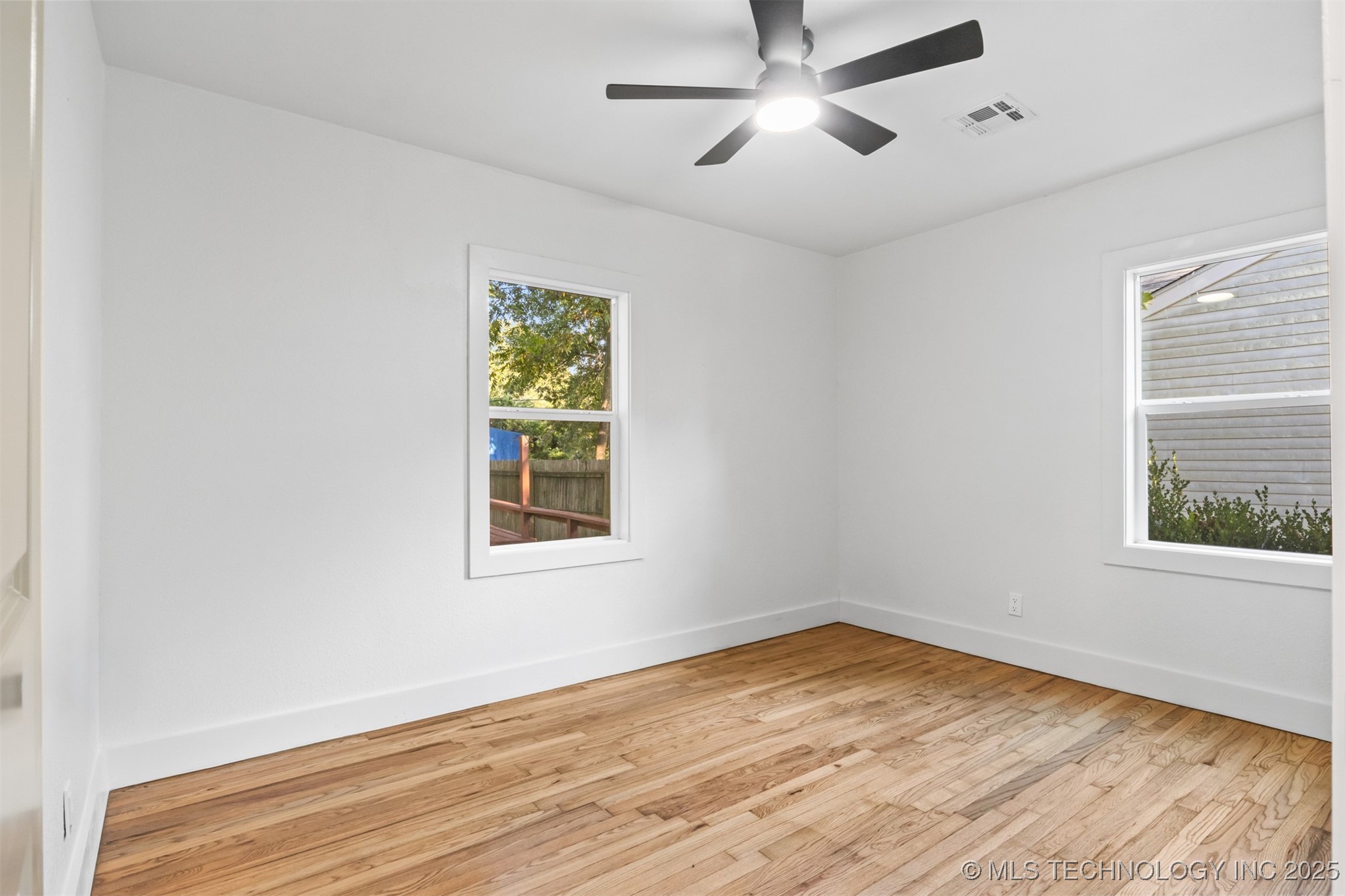 4361 S St Louis Avenue Property Photo 17