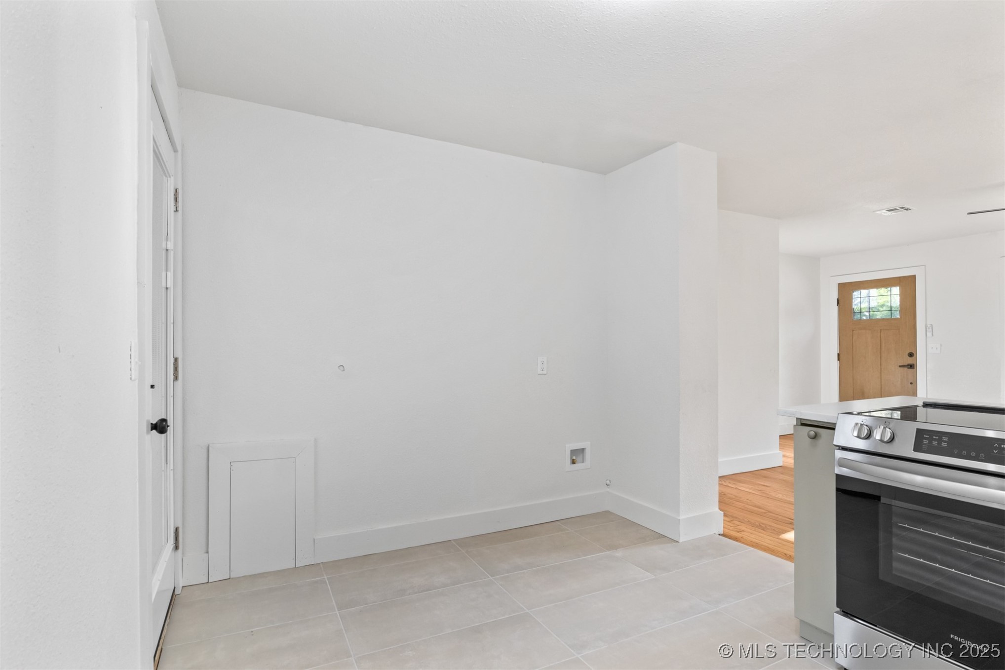 4361 S St Louis Avenue Property Photo 24