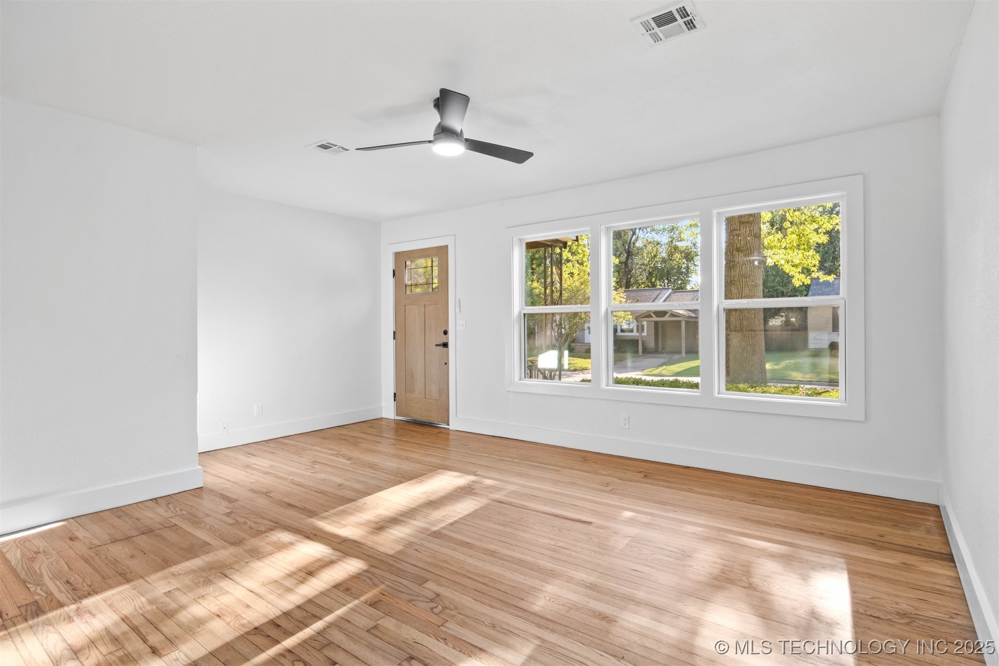 4361 S St Louis Avenue Property Photo 25