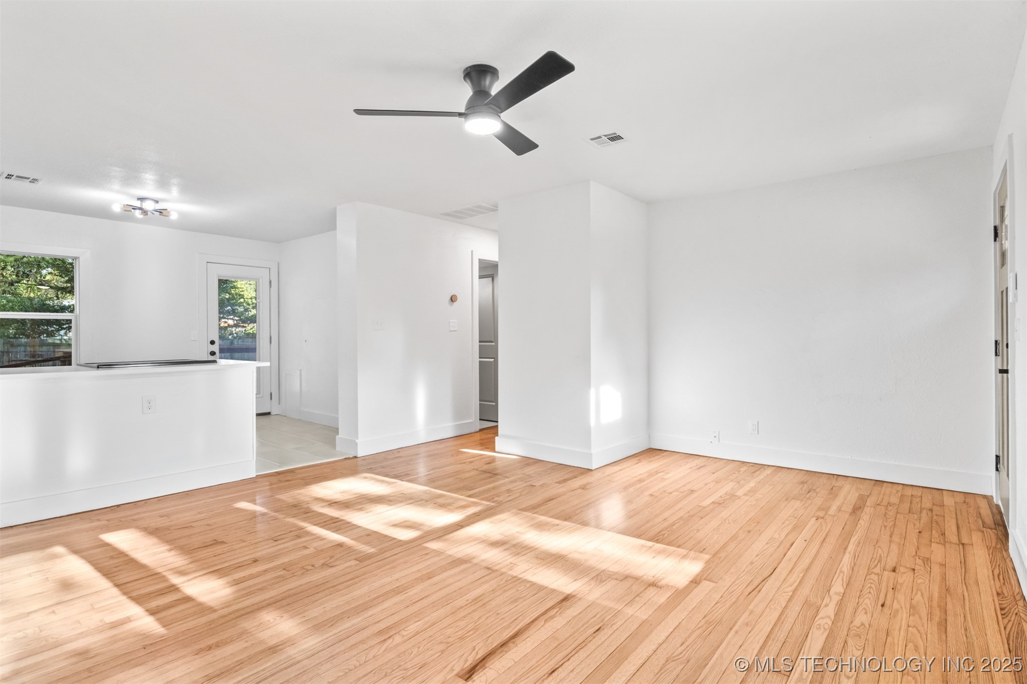 4361 S St Louis Avenue Property Photo 26