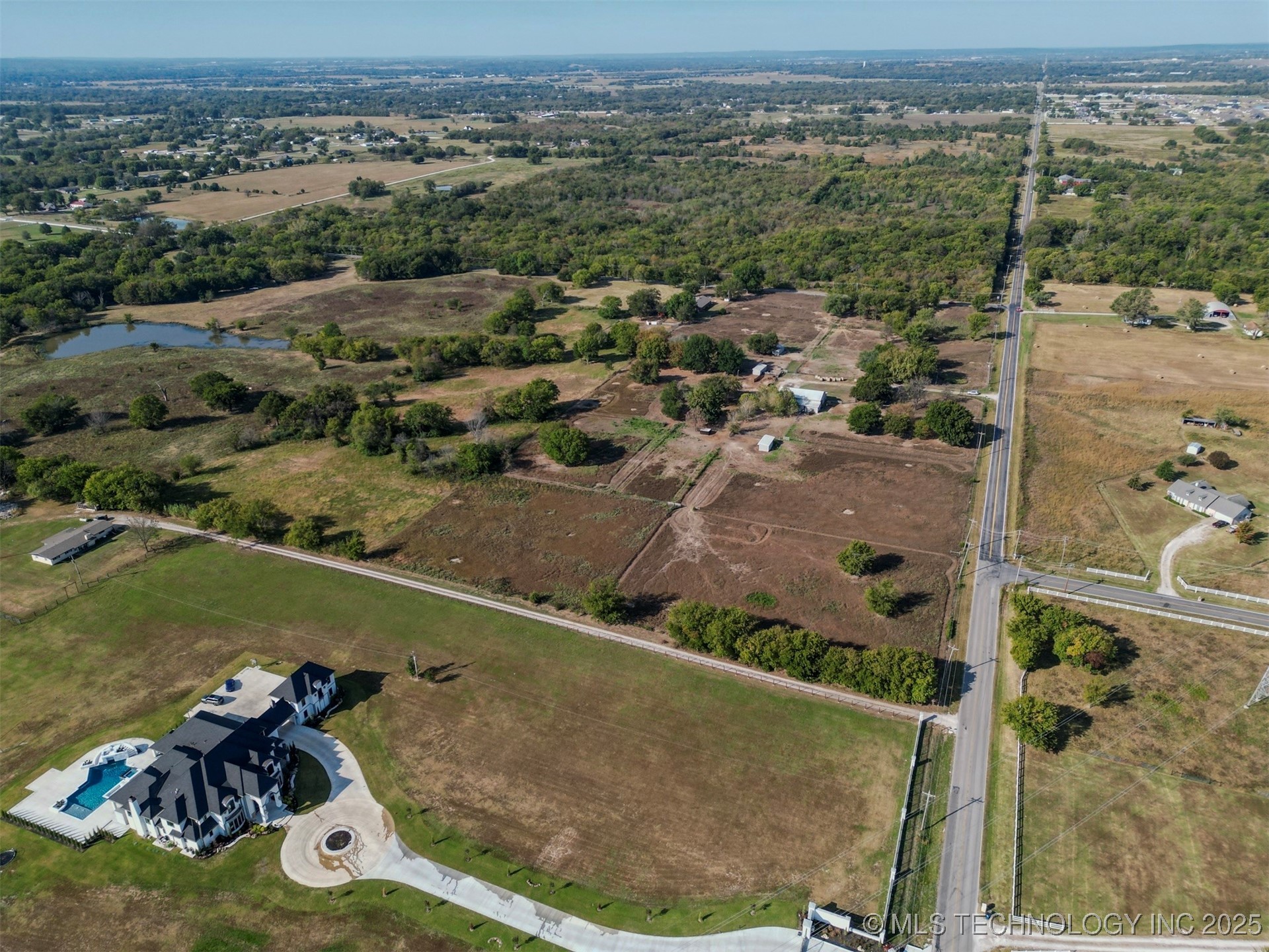 6710 E 181st Street S Property Photo 4