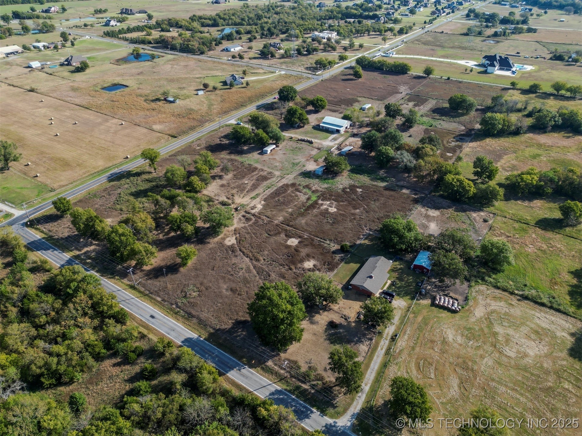 6710 E 181st Street S Property Photo 7