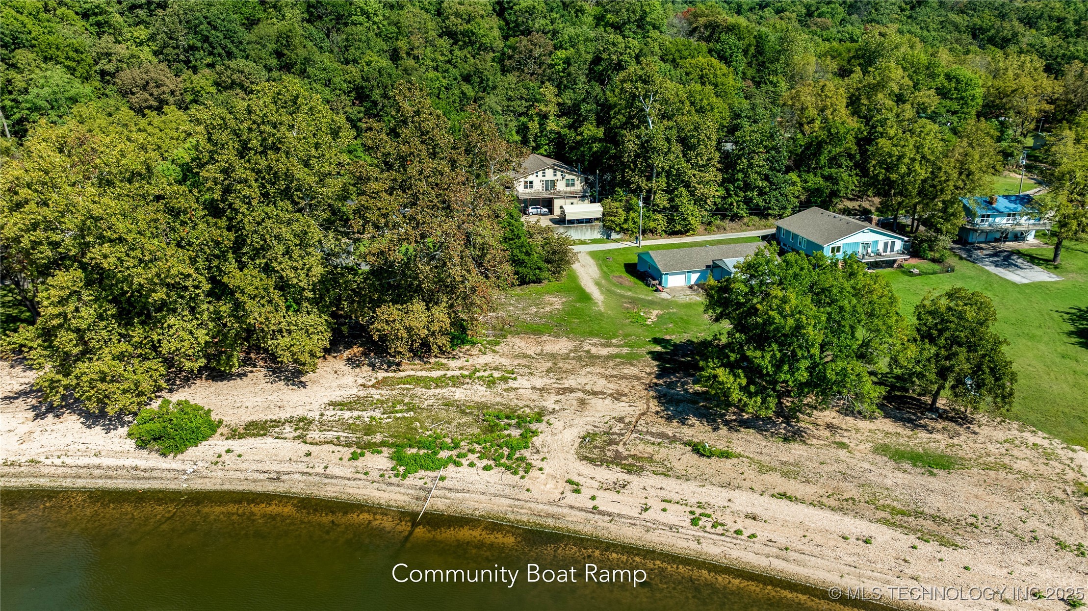 23571 S 624 Road Property Photo 3