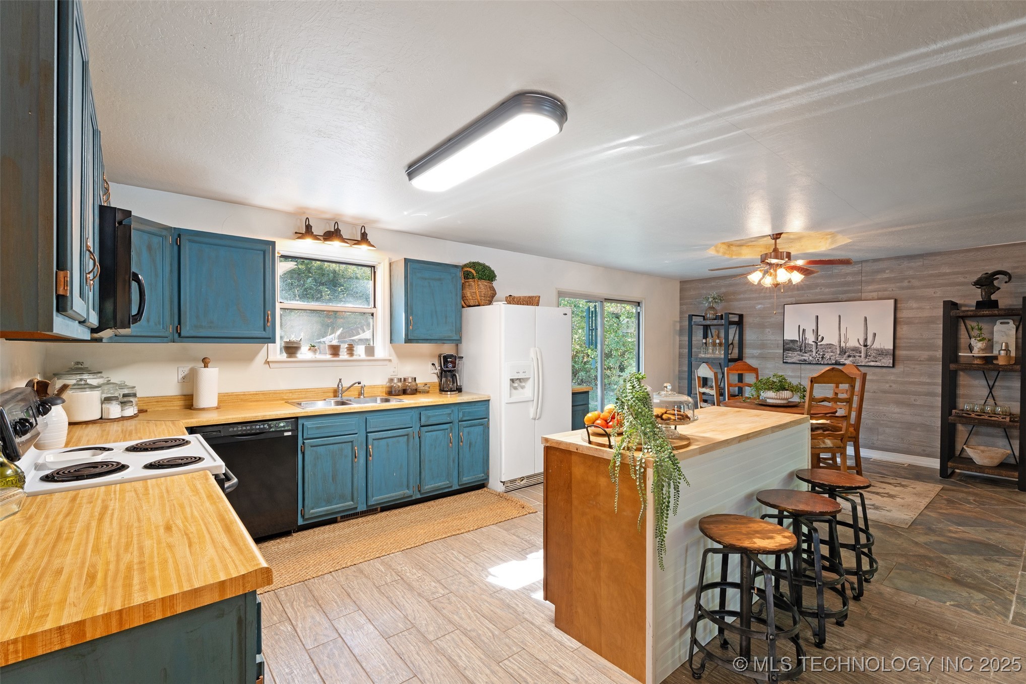 23571 S 624 Road Property Photo 8