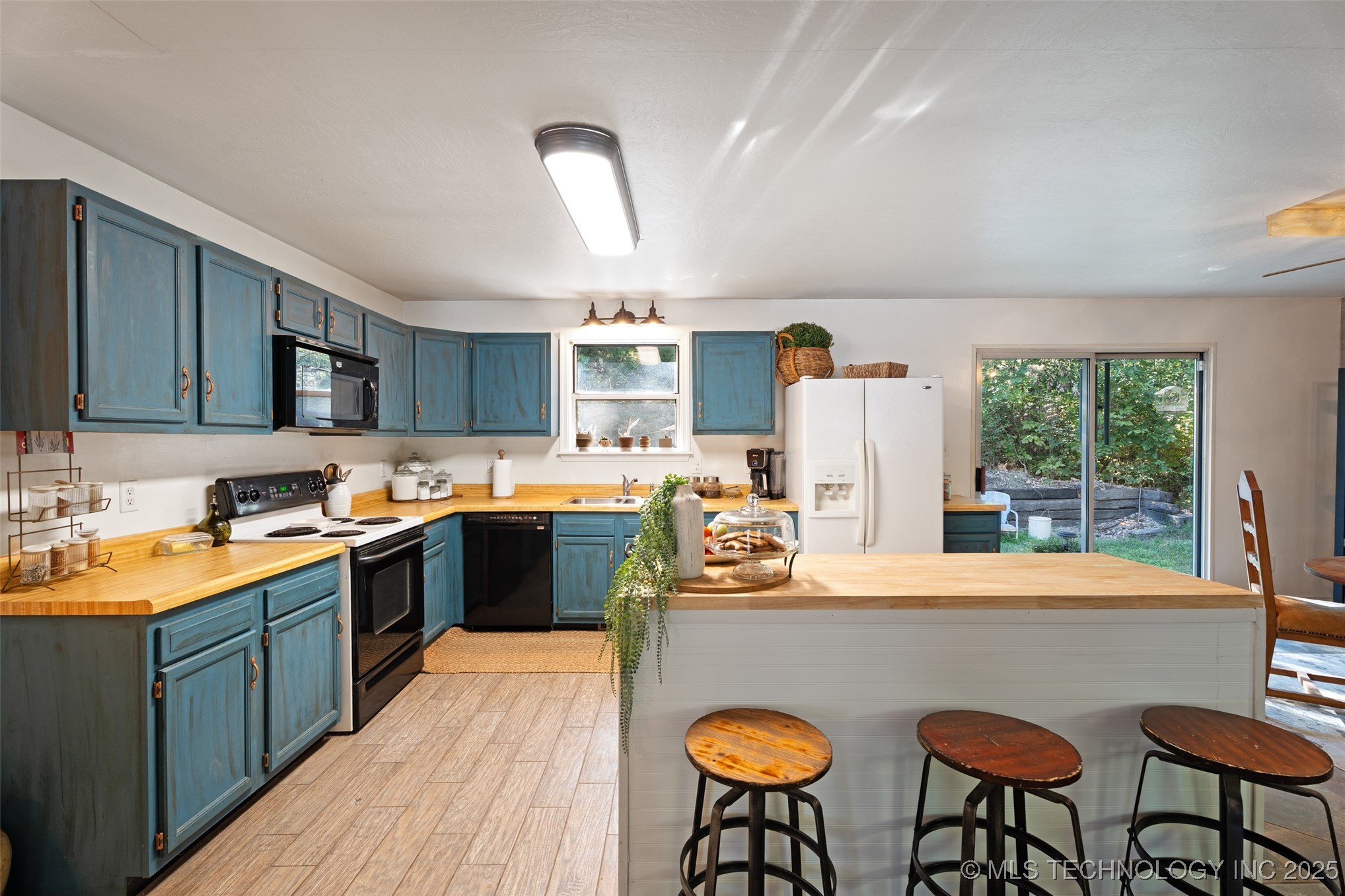 23571 S 624 Road Property Photo 9