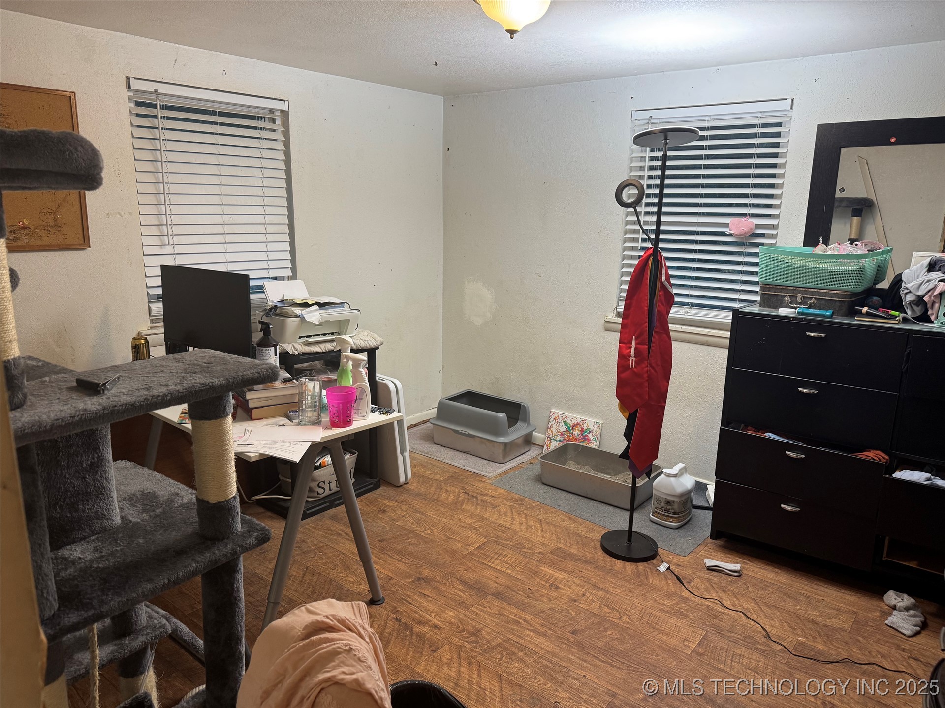 1325 N Vinita Avenue Property Photo 5