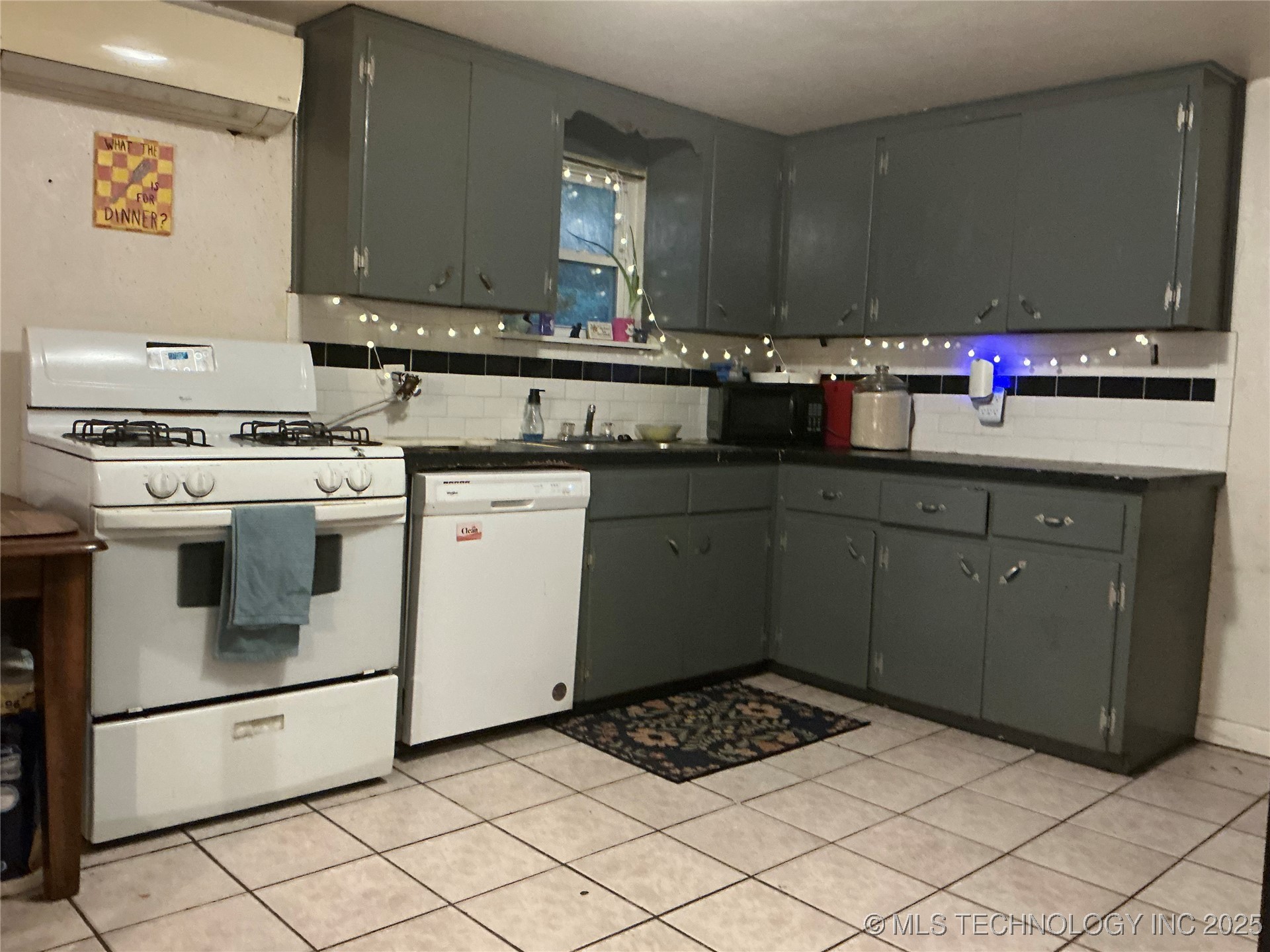 1325 N Vinita Avenue Property Photo 15