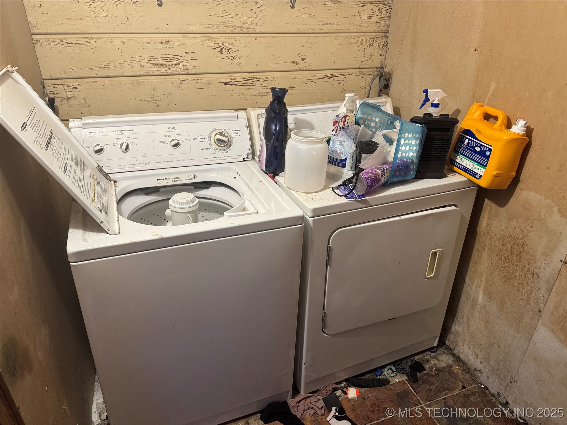 1325 N Vinita Avenue Property Photo 16