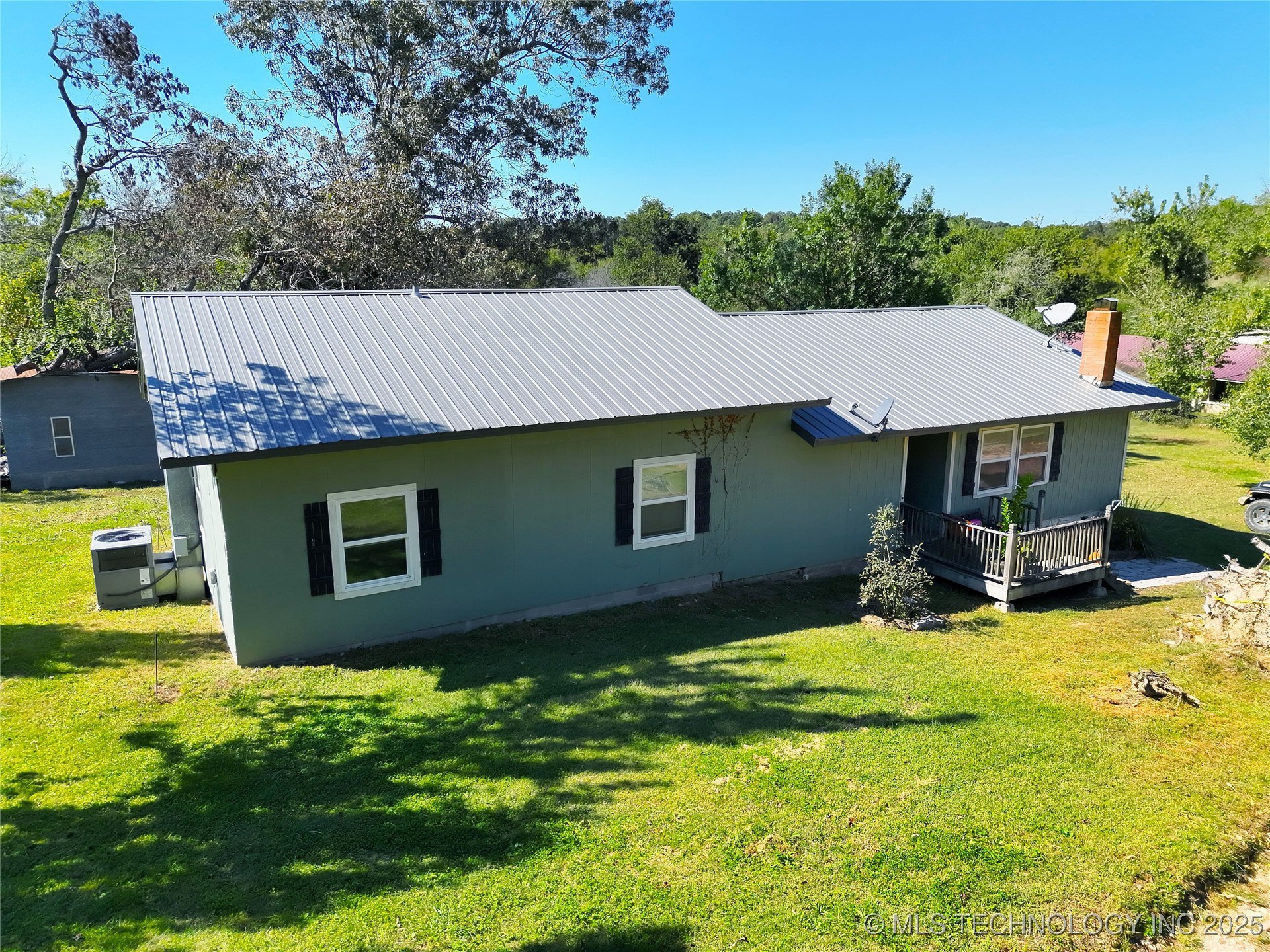 468235 Hwy 62 Property Photo 1