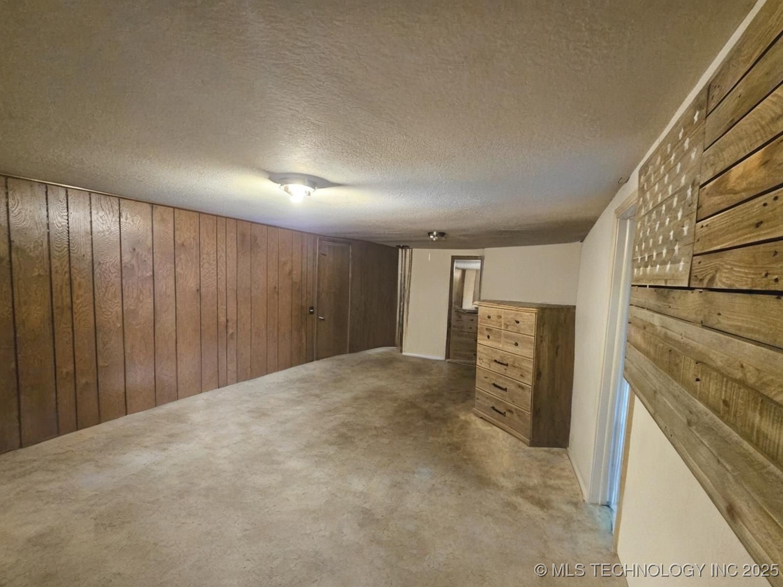 310 E Adler Property Photo 6