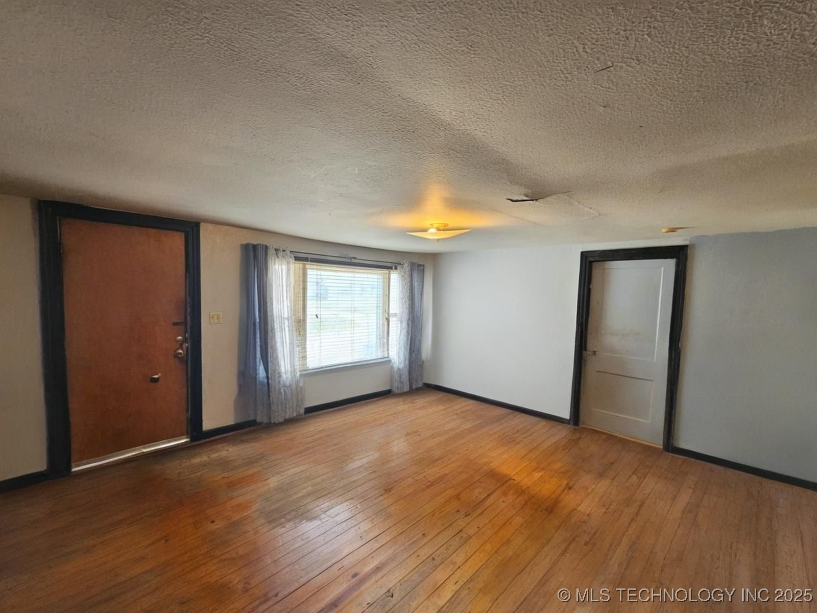 310 E Adler Property Photo 13