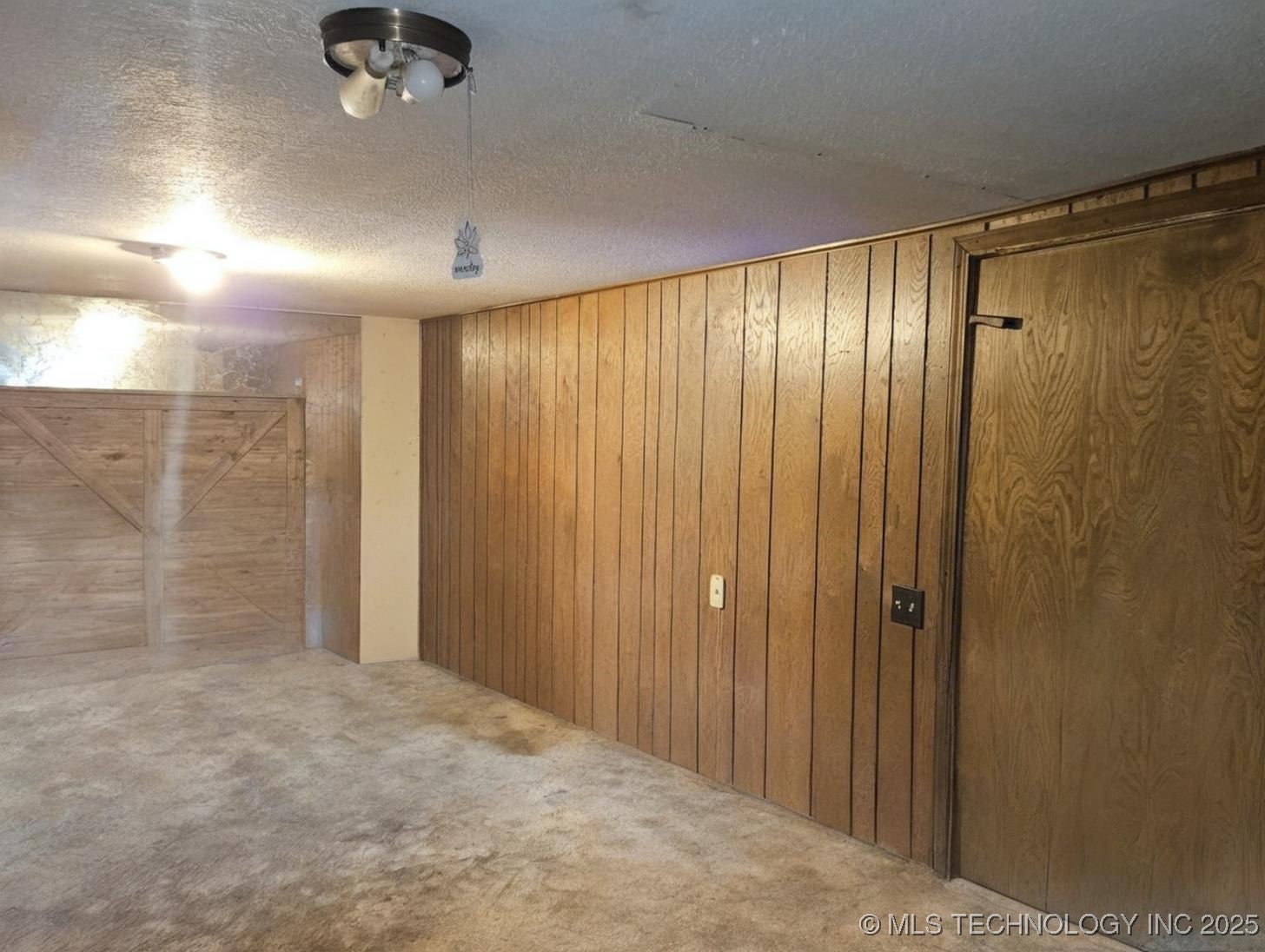 310 E Adler Property Photo 17