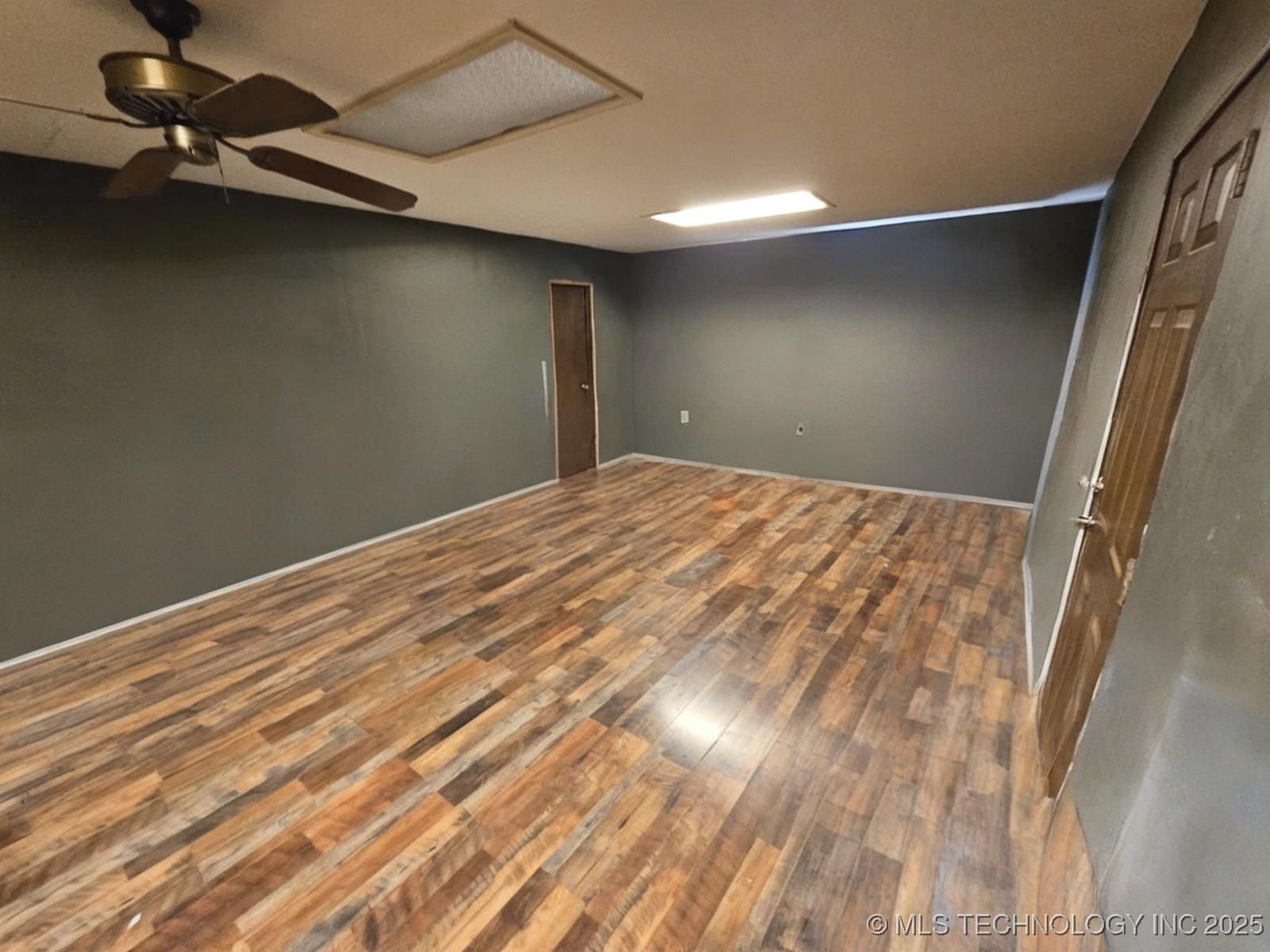 310 E Adler Property Photo 18