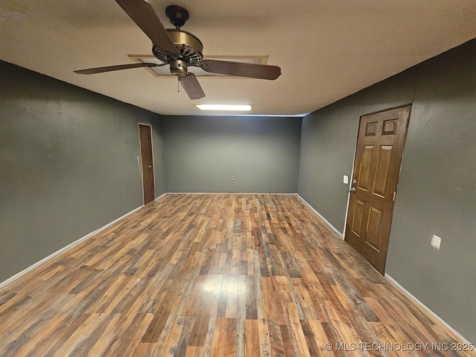 310 E Adler Property Photo 19