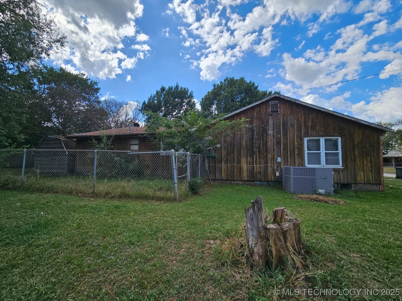 310 E Adler Property Photo 20