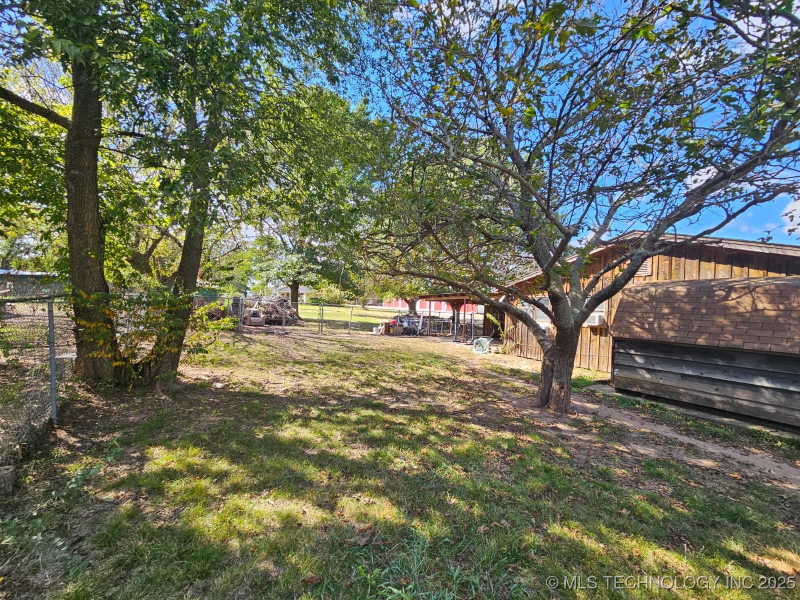 310 E Adler Property Photo 23