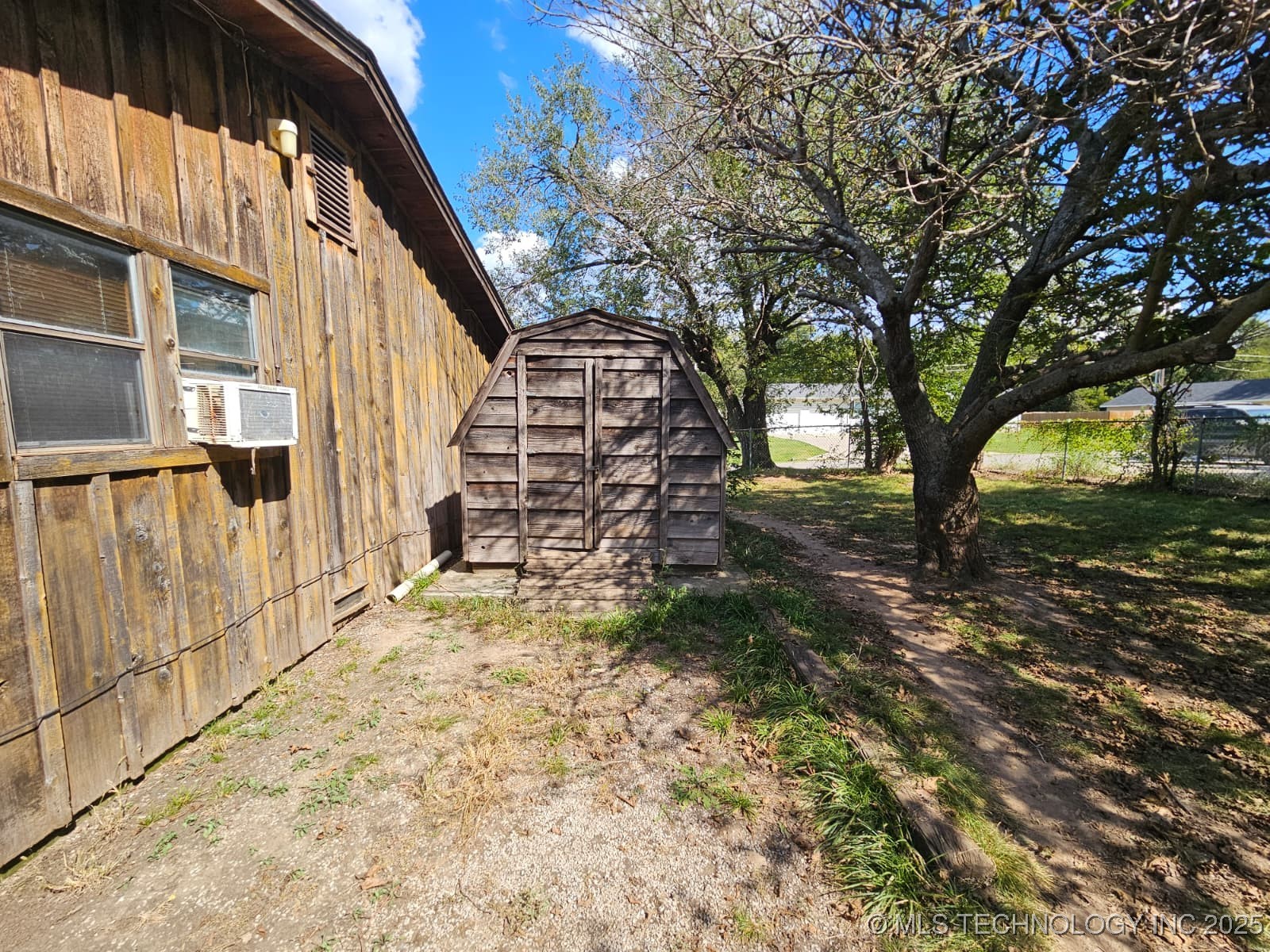 310 E Adler Property Photo 25