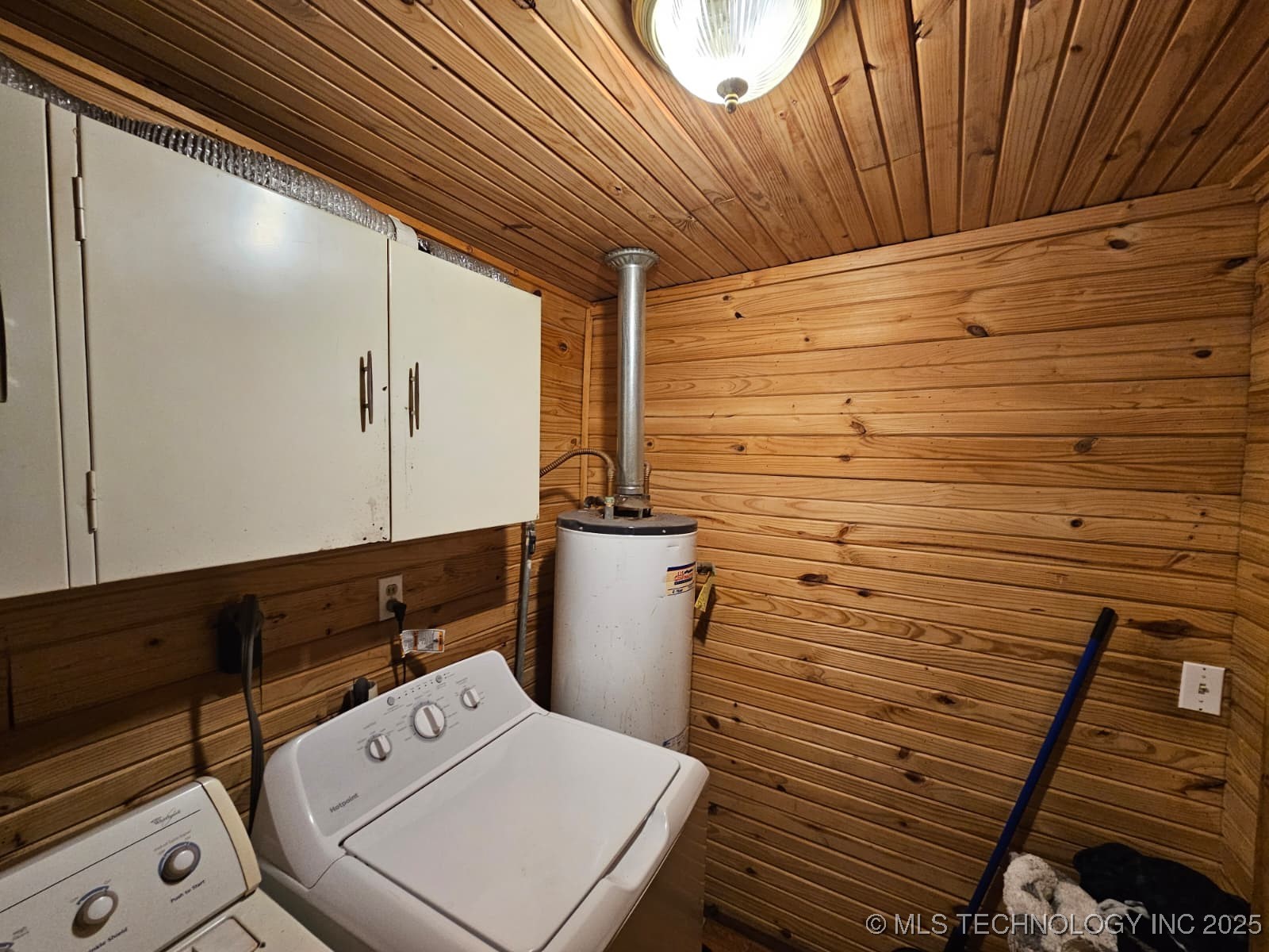 310 E Adler Property Photo 27