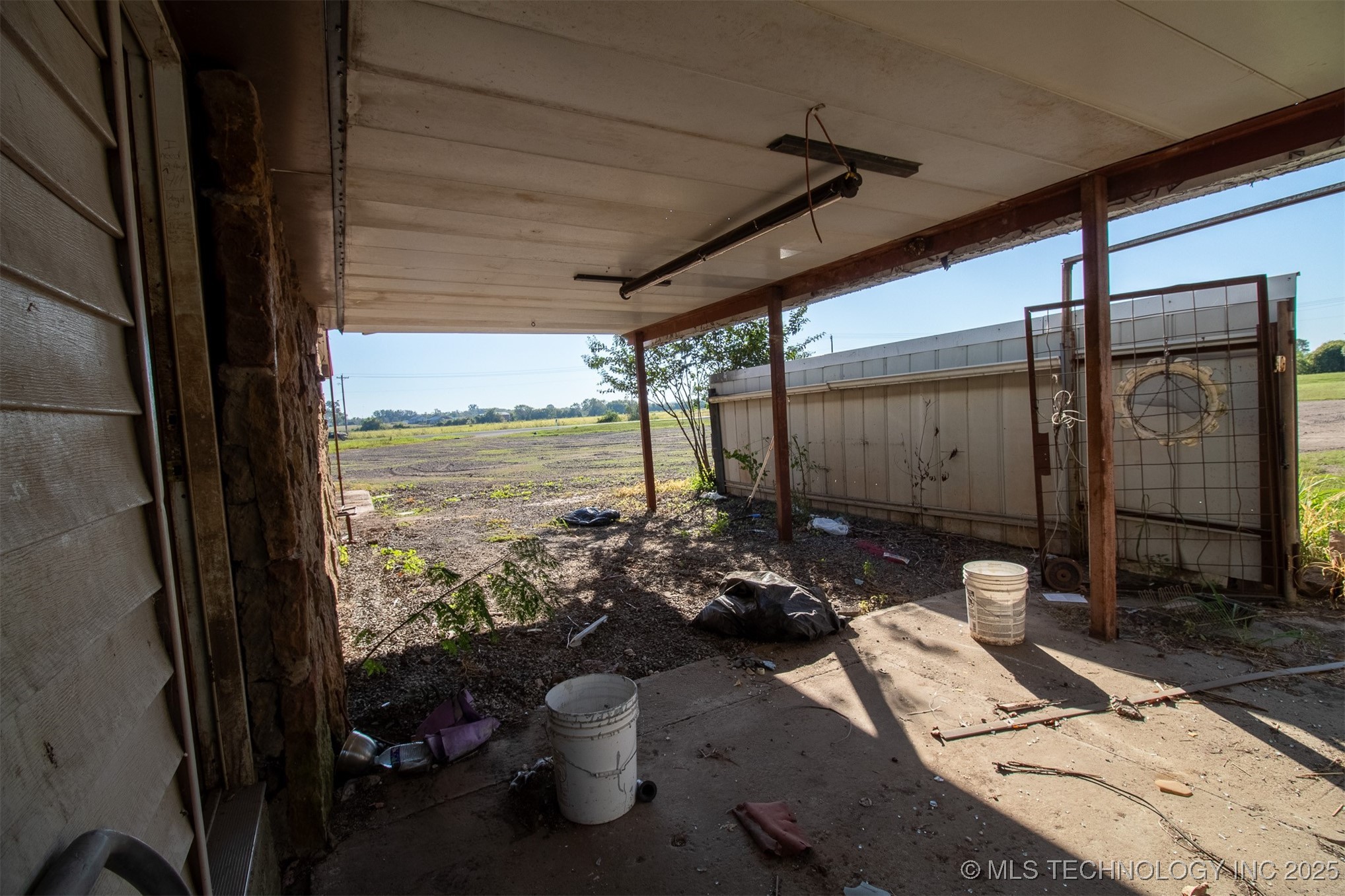 1004 W Poplar Street Property Photo 7