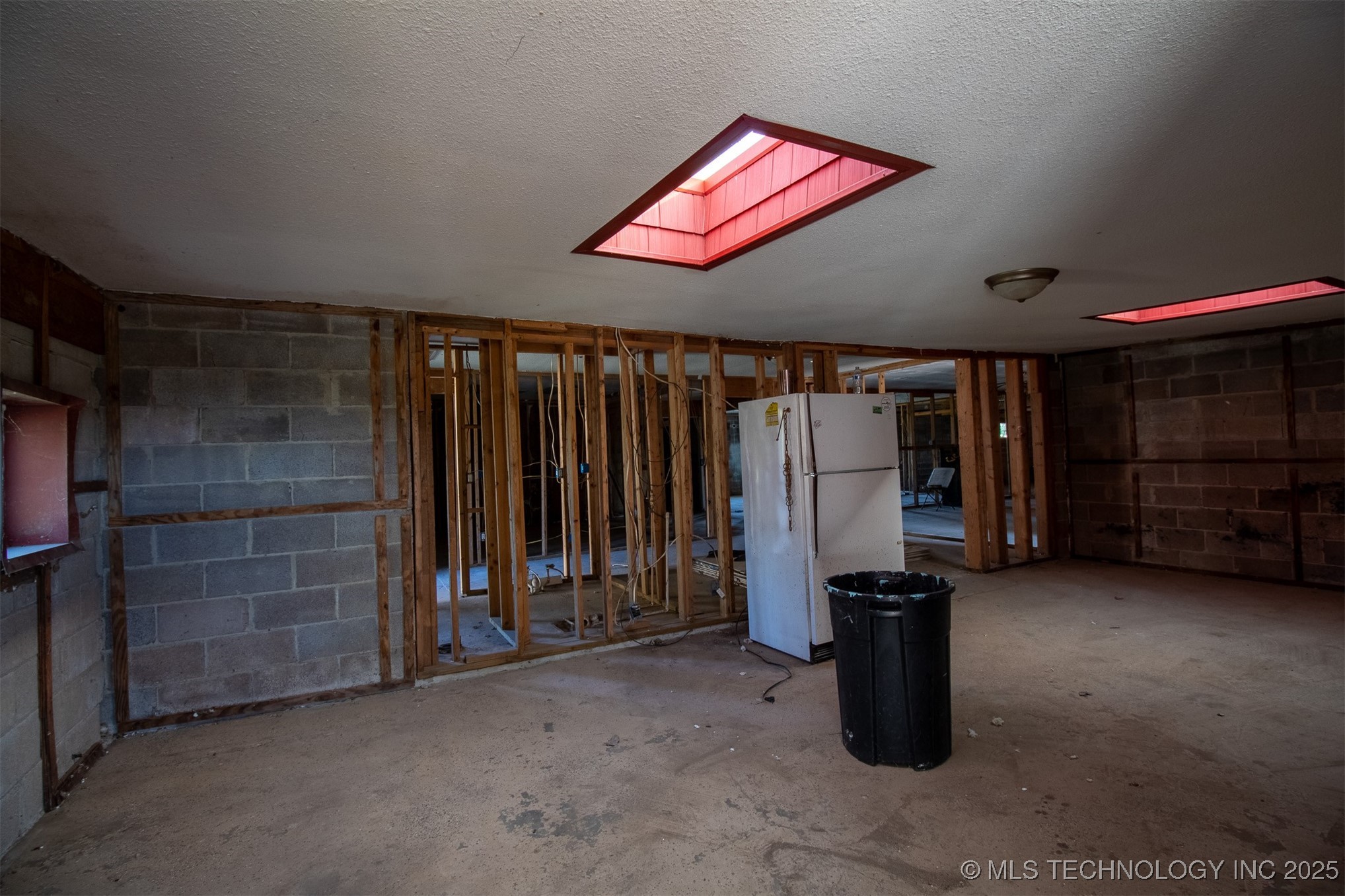 1004 W Poplar Street Property Photo 8