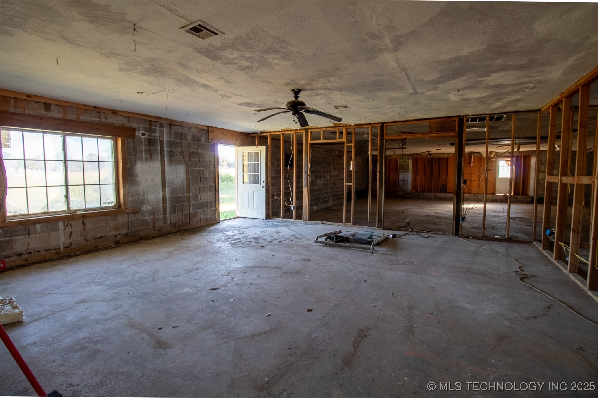 1004 W Poplar Street Property Photo 13