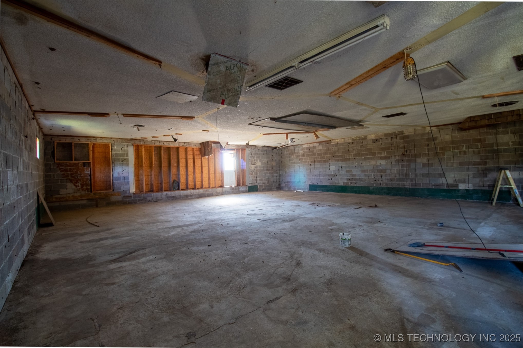 1004 W Poplar Street Property Photo 17